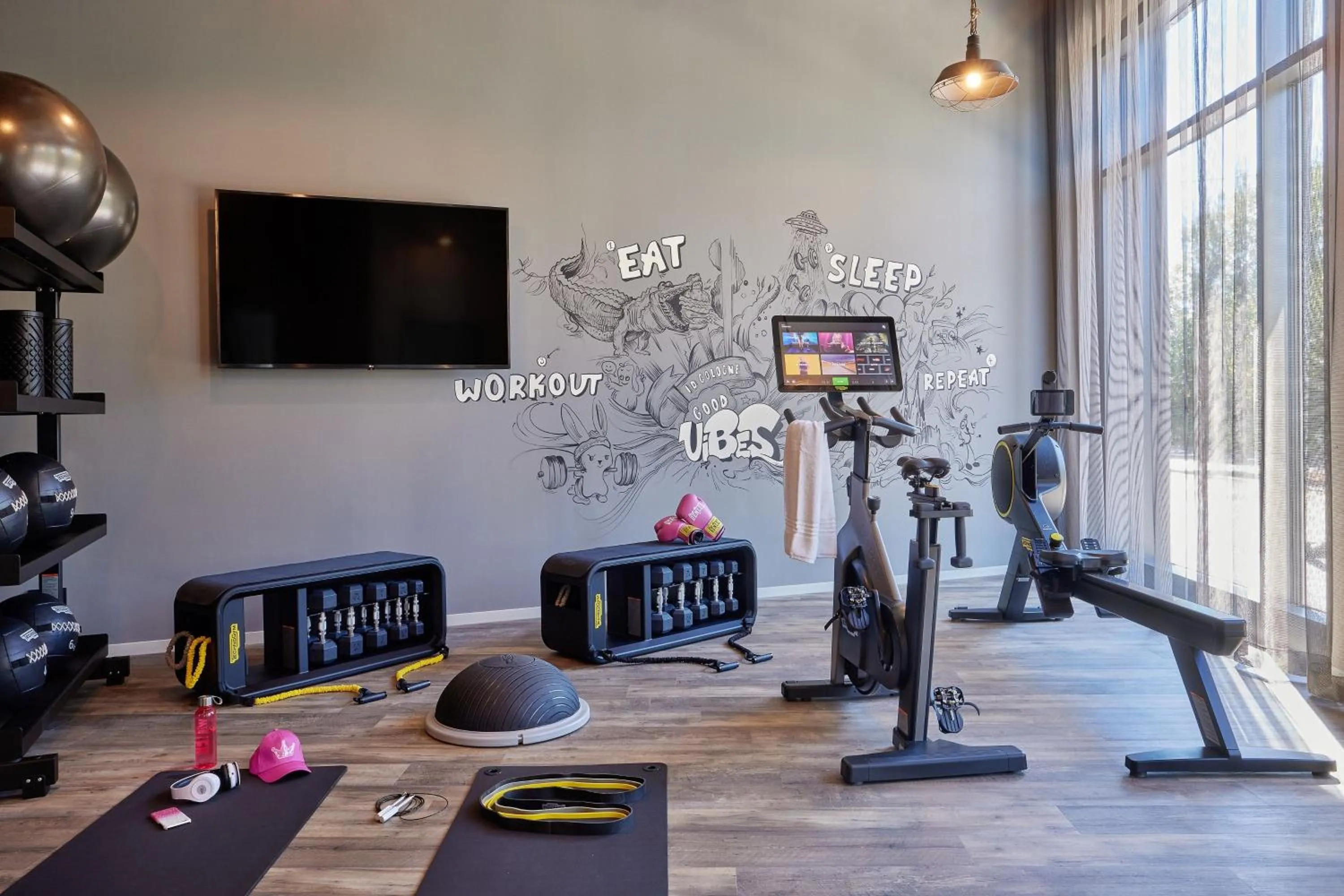 Fitness centre/facilities in Moxy Cologne Muelheim