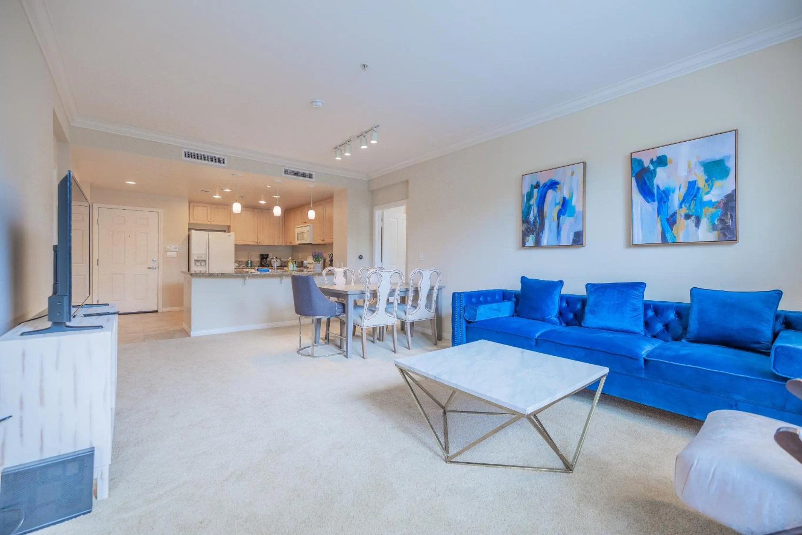 Luxury Irvine Spectrum 2 bedrooms 2 Bathrooms Kitchen pool Apartment