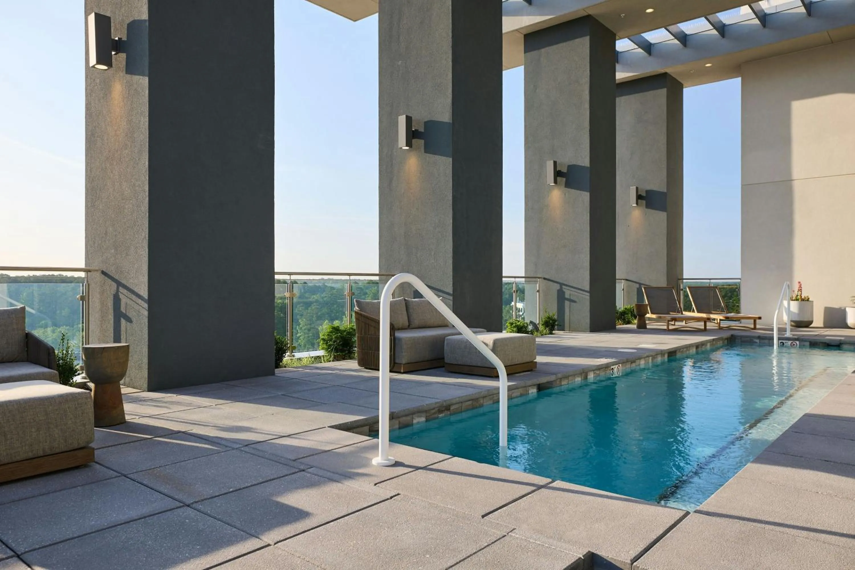 Swimming pool in The Westin Raleigh-Durham Airport