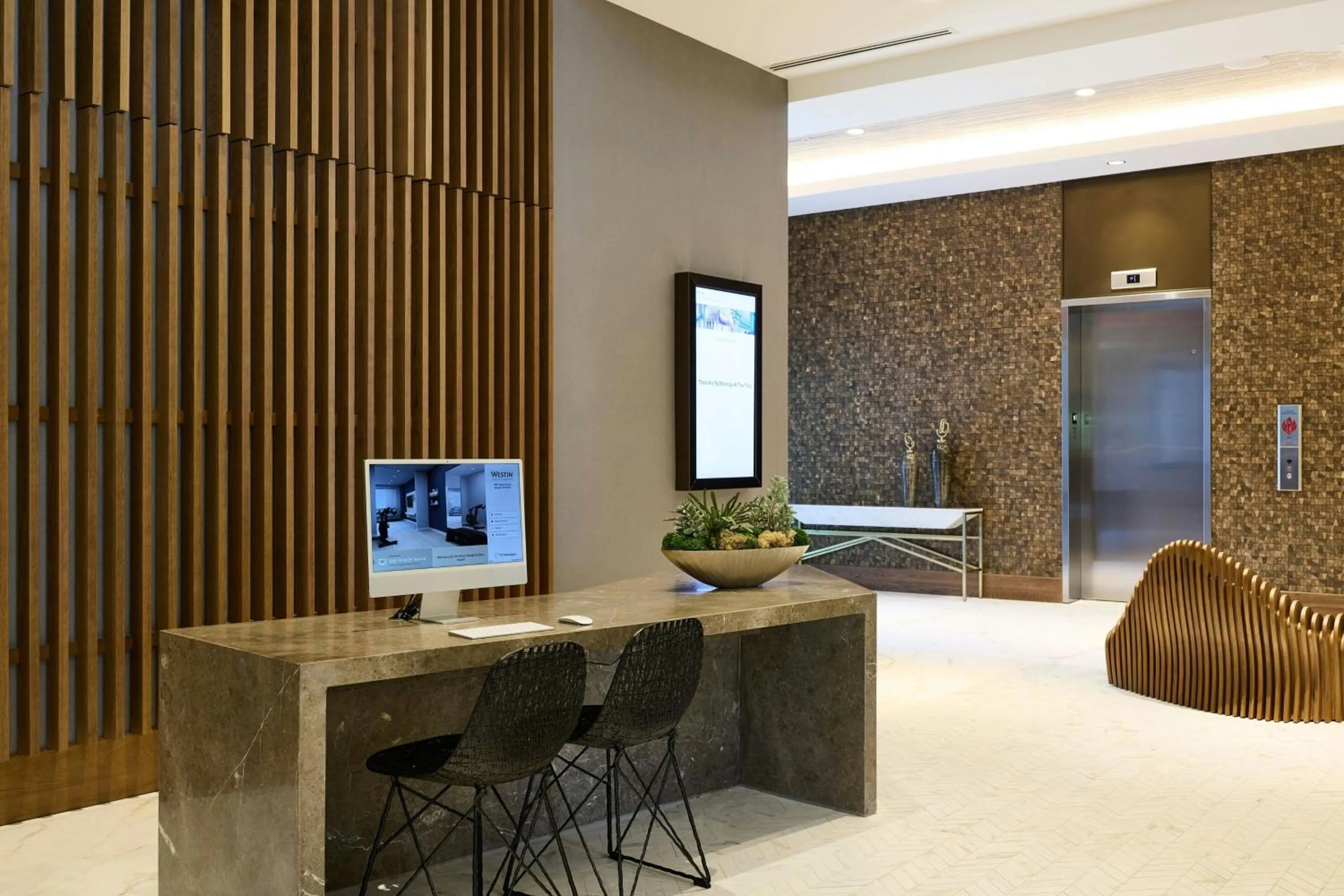 Lobby or reception in The Westin Raleigh-Durham Airport