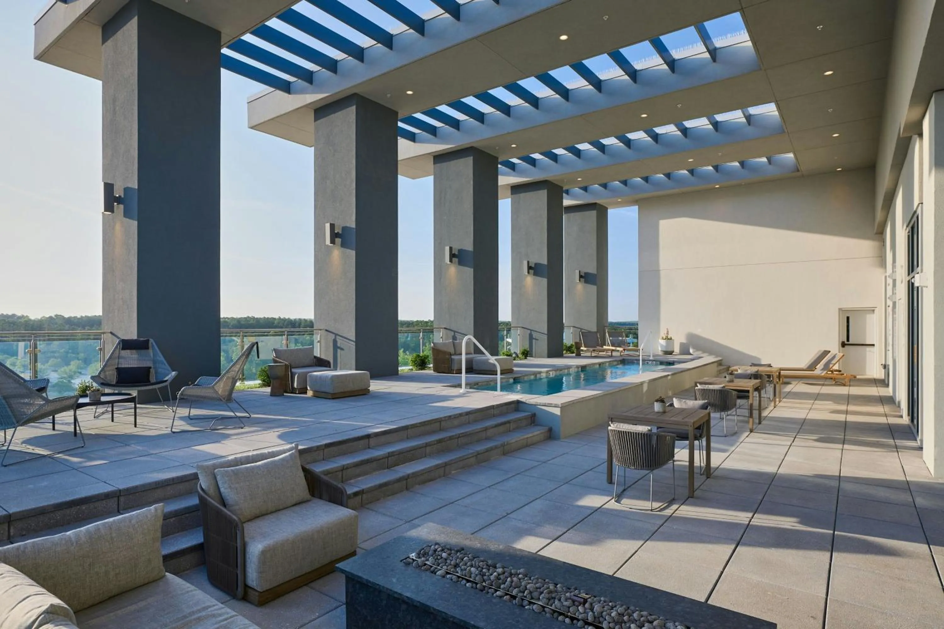 Swimming pool in The Westin Raleigh-Durham Airport