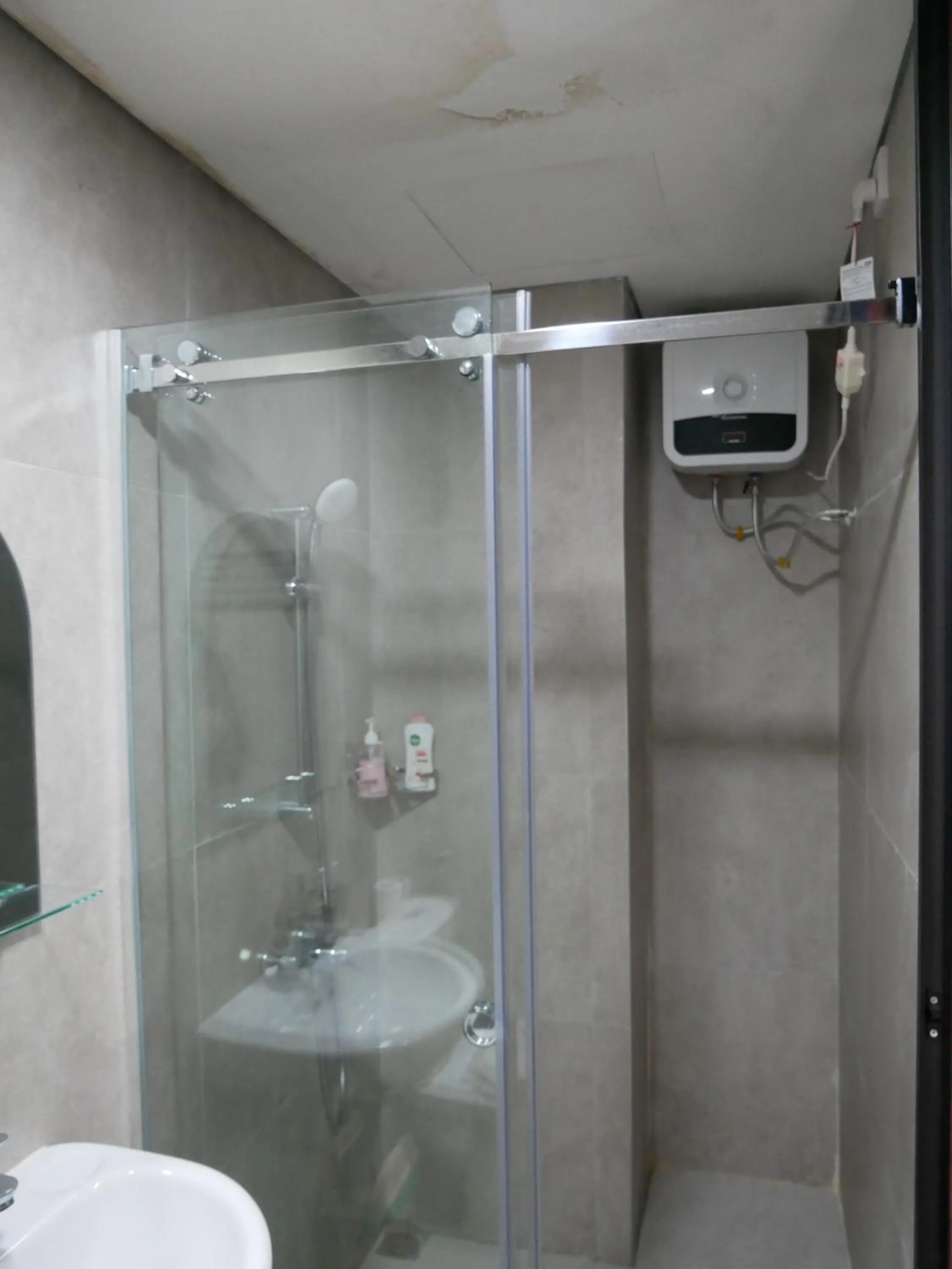 Bathroom in Meisterstadt Pollux Habibie