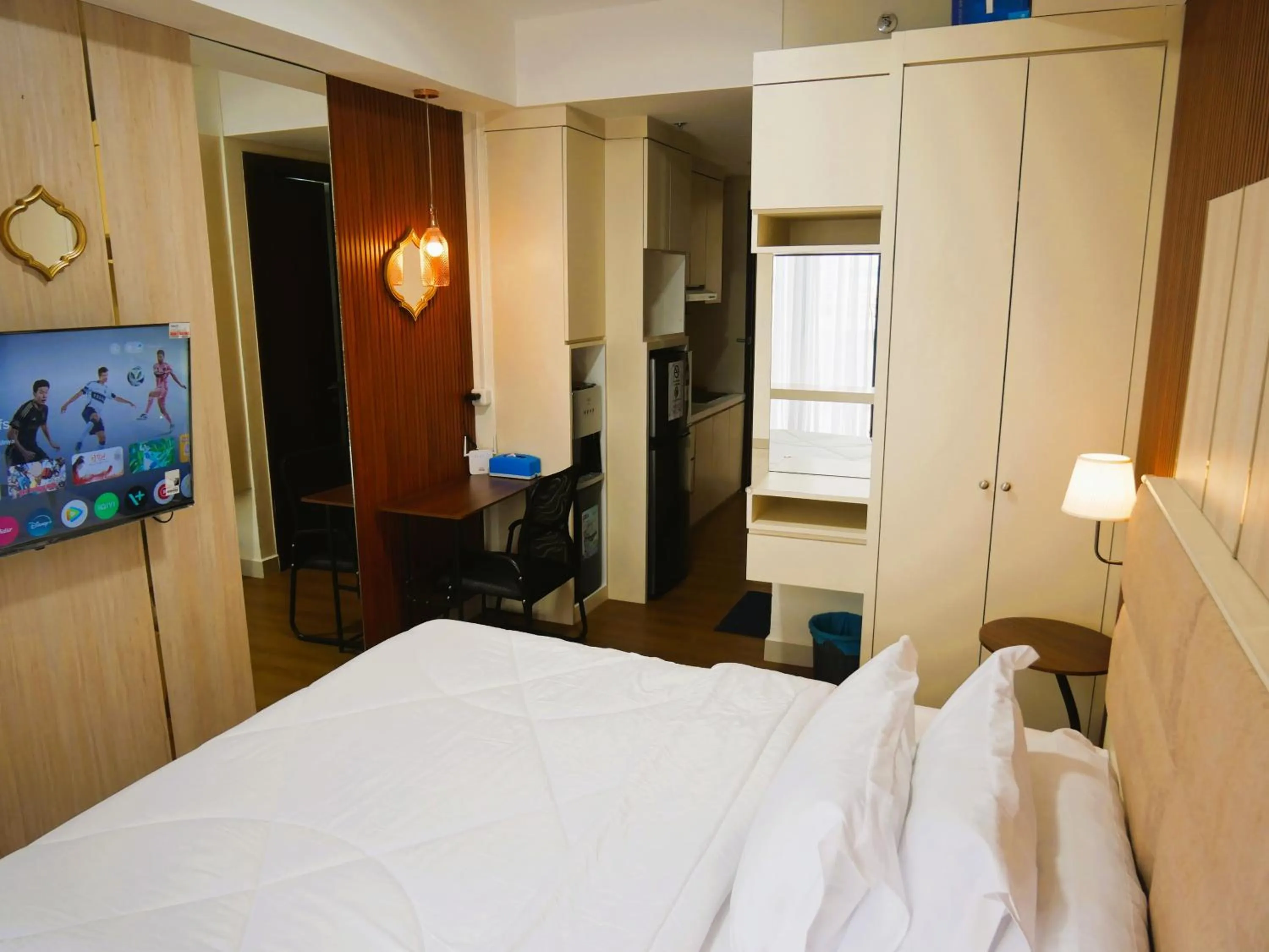 Bedroom, Bed in Meisterstadt Pollux Habibie