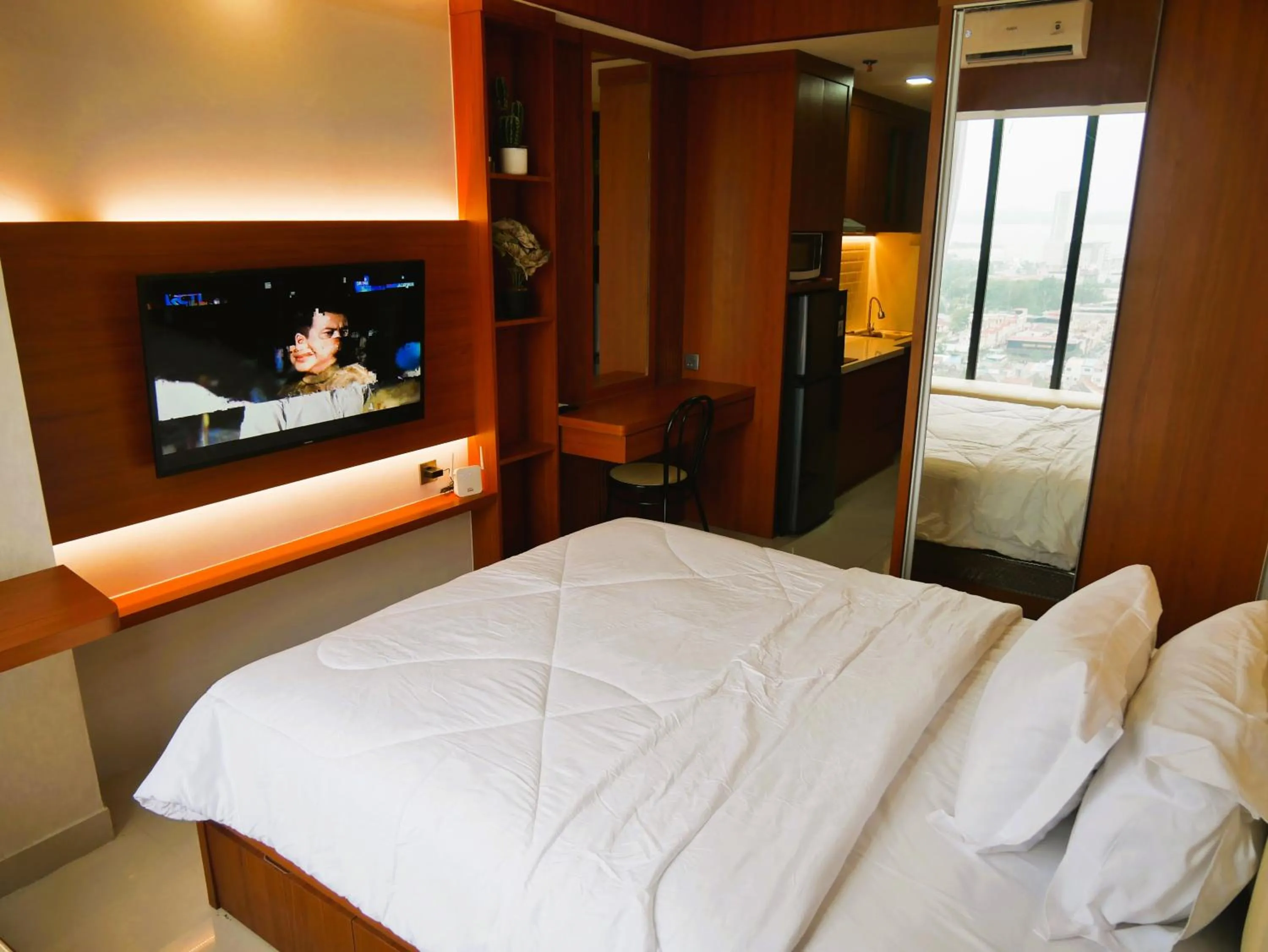 Photo of the whole room, Bed in Meisterstadt Pollux Habibie