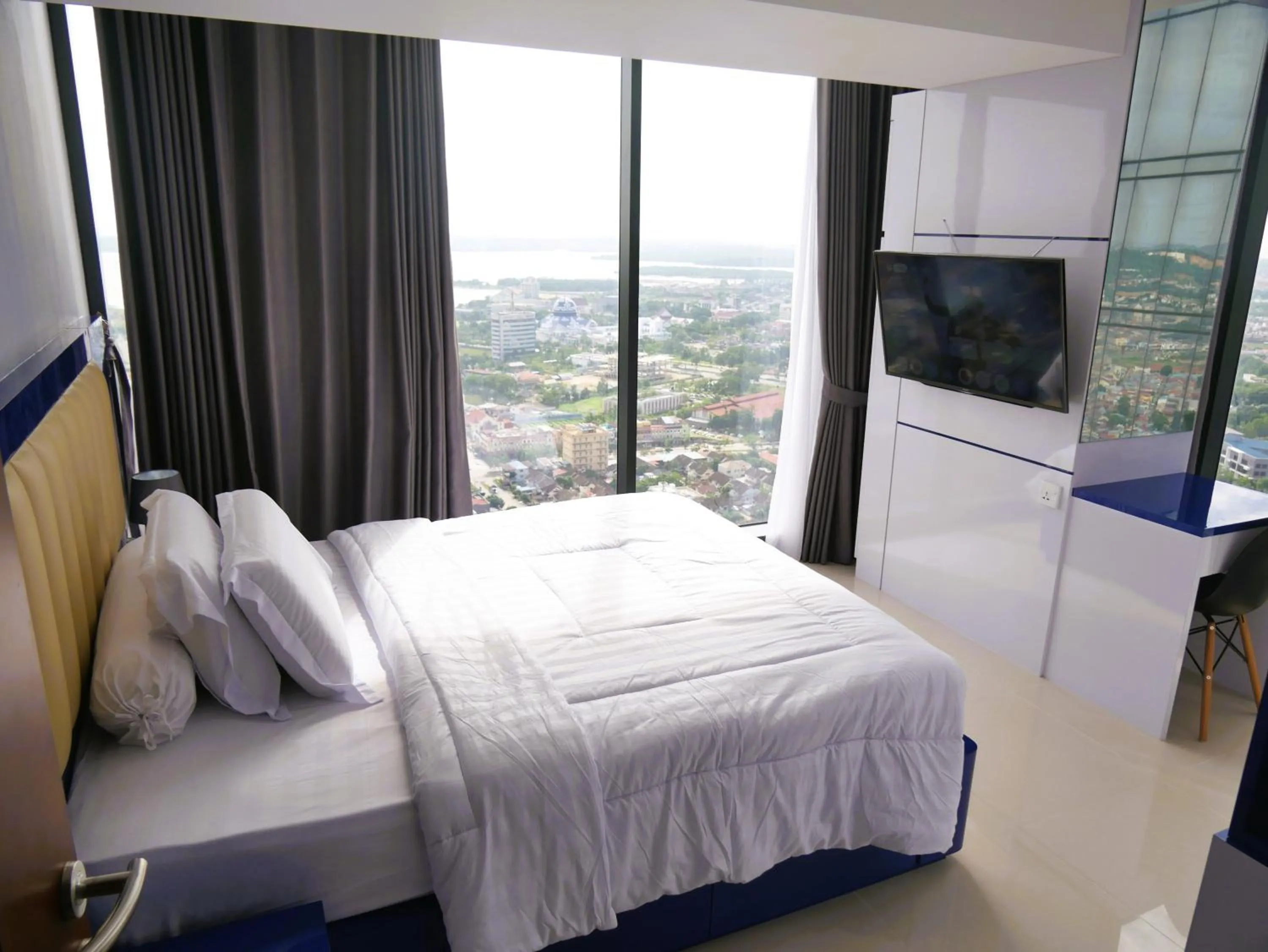 Bedroom, Bed in Meisterstadt Pollux Habibie