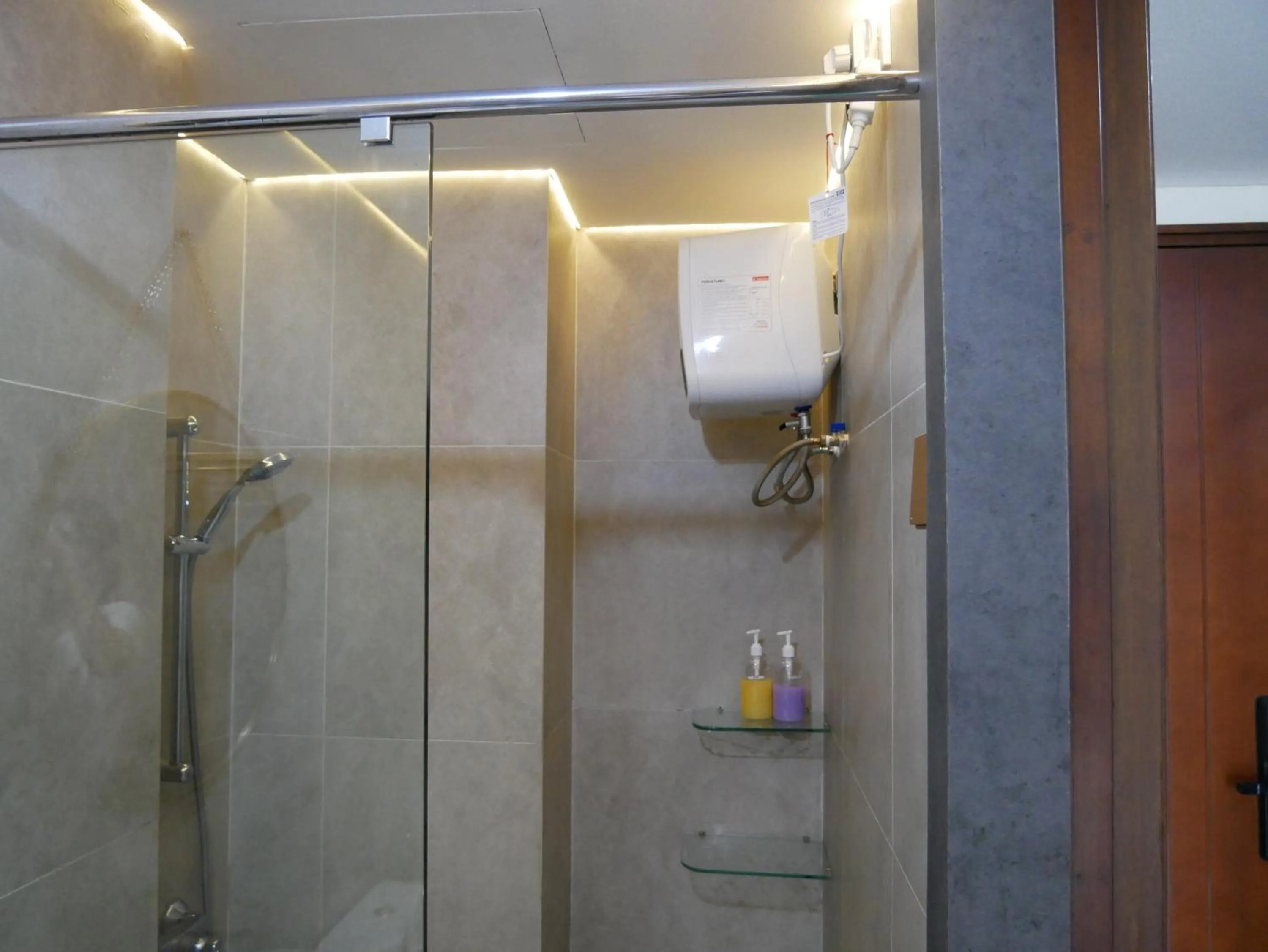 Bathroom in Meisterstadt Pollux Habibie