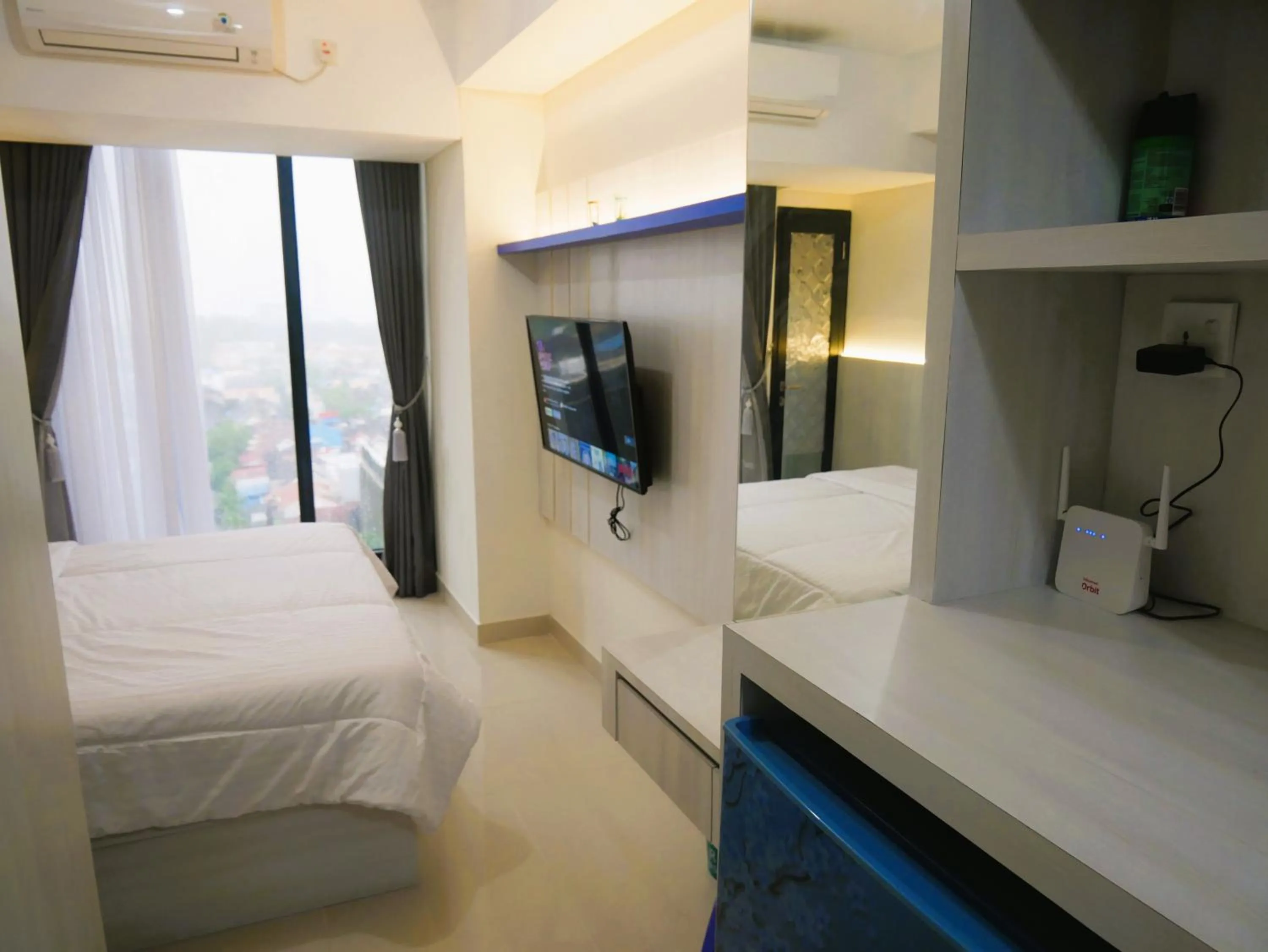 Kitchen or kitchenette, Bed in Meisterstadt Pollux Habibie