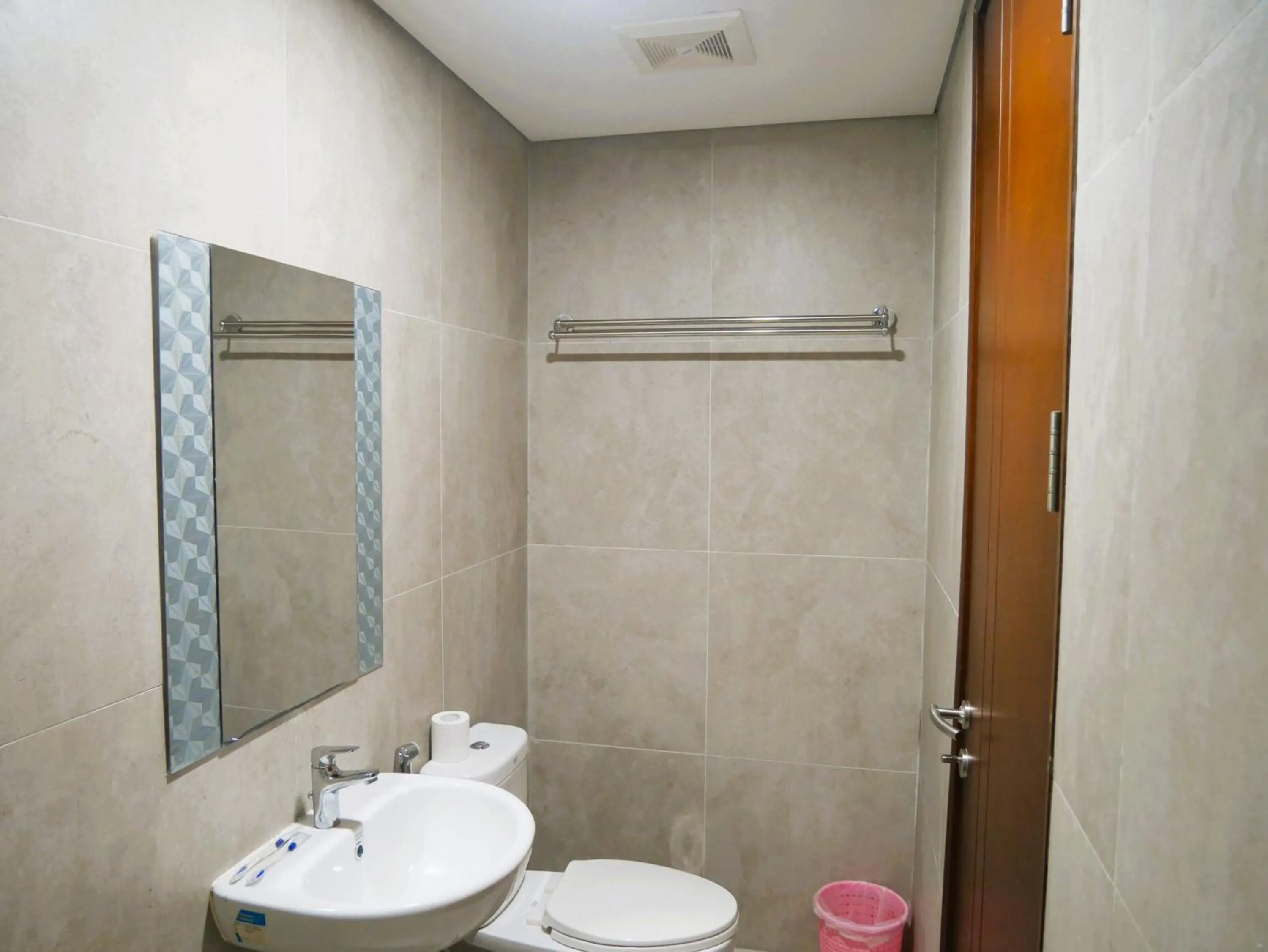 Bathroom in Meisterstadt Pollux Habibie