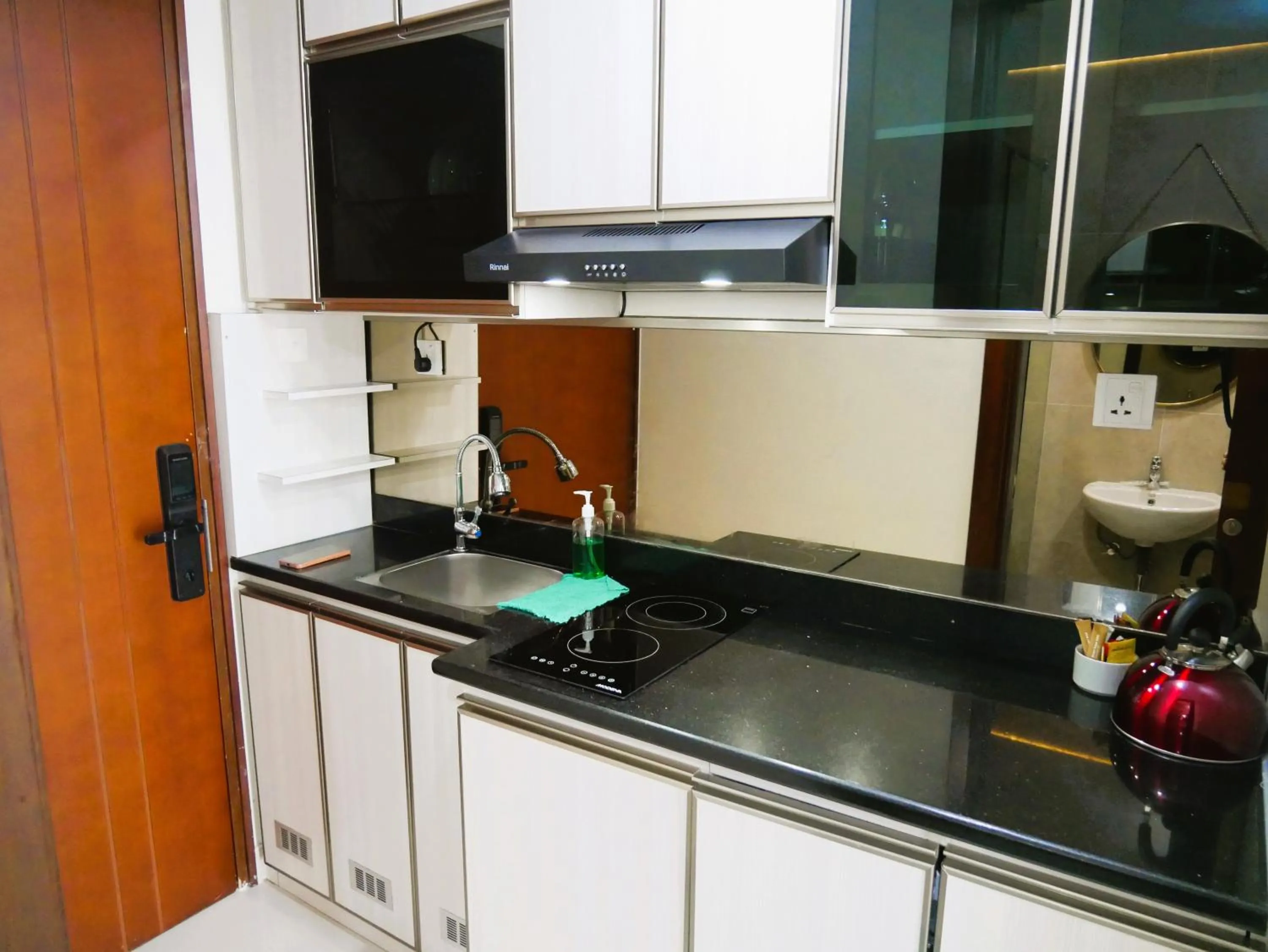 Kitchen or kitchenette in Meisterstadt Pollux Habibie