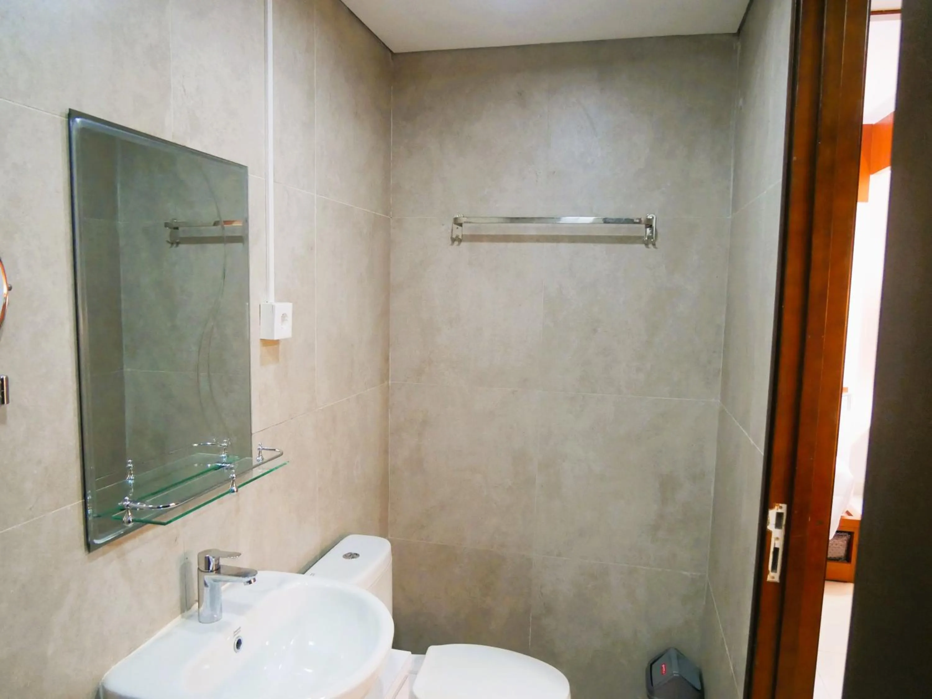 Bathroom in Meisterstadt Pollux Habibie