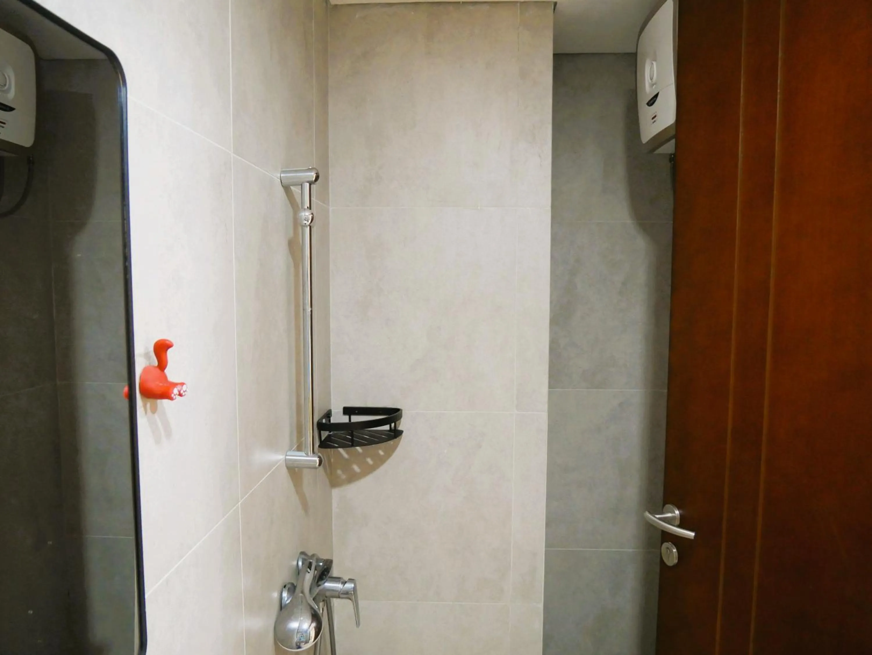 Bathroom in Meisterstadt Pollux Habibie