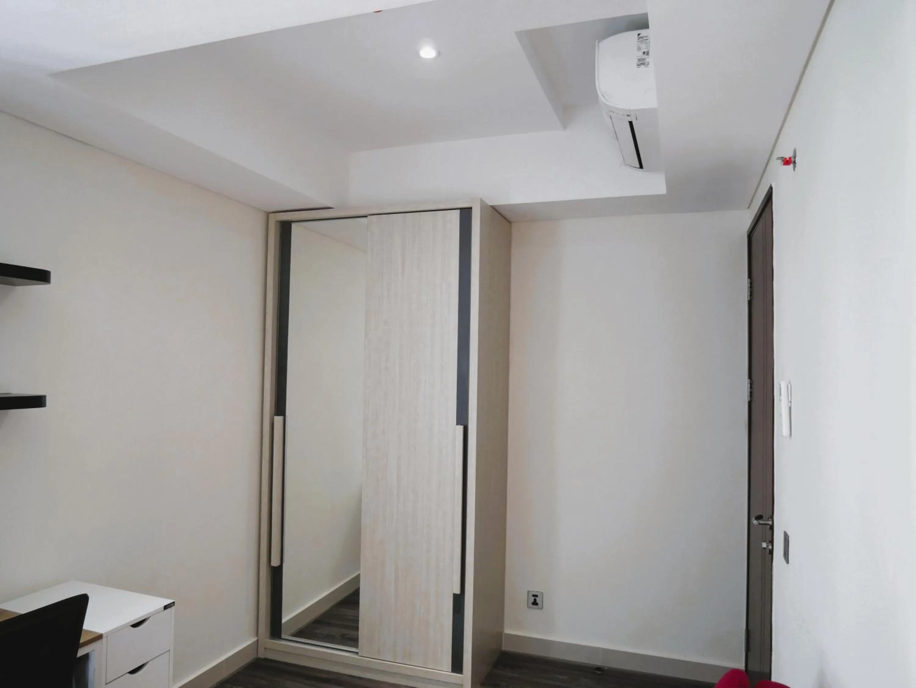 wardrobe in Meisterstadt Pollux Habibie