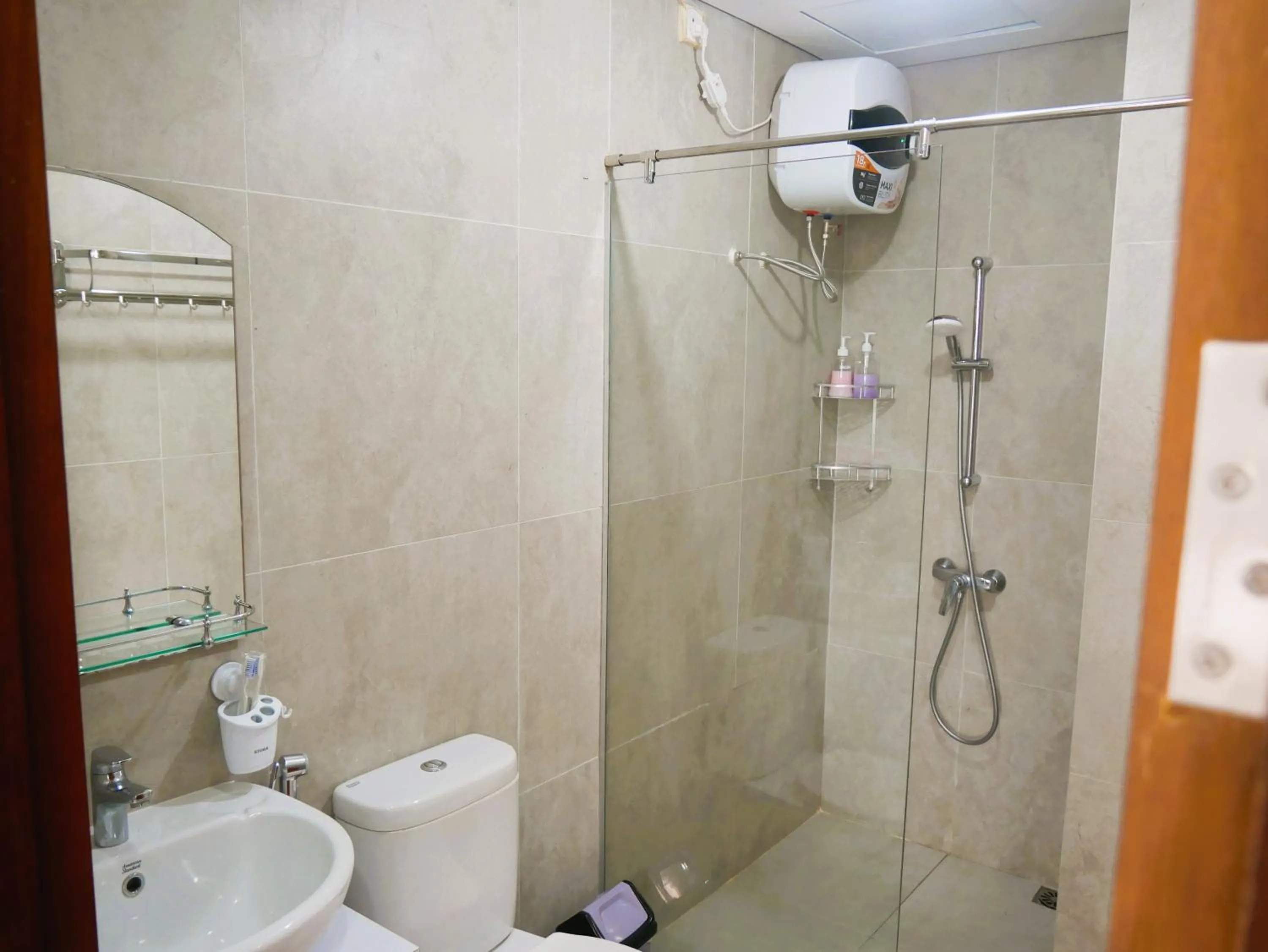 Bathroom in Meisterstadt Pollux Habibie