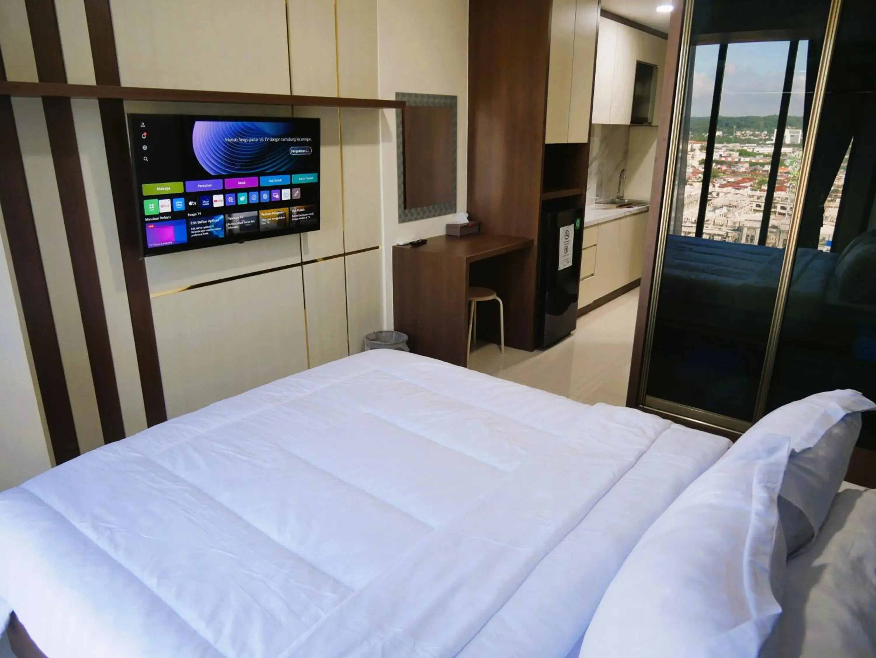 Studio with Pool View in Meisterstadt Pollux Habibie Studio with Pool View in Meisterstadt Pollux Habibie