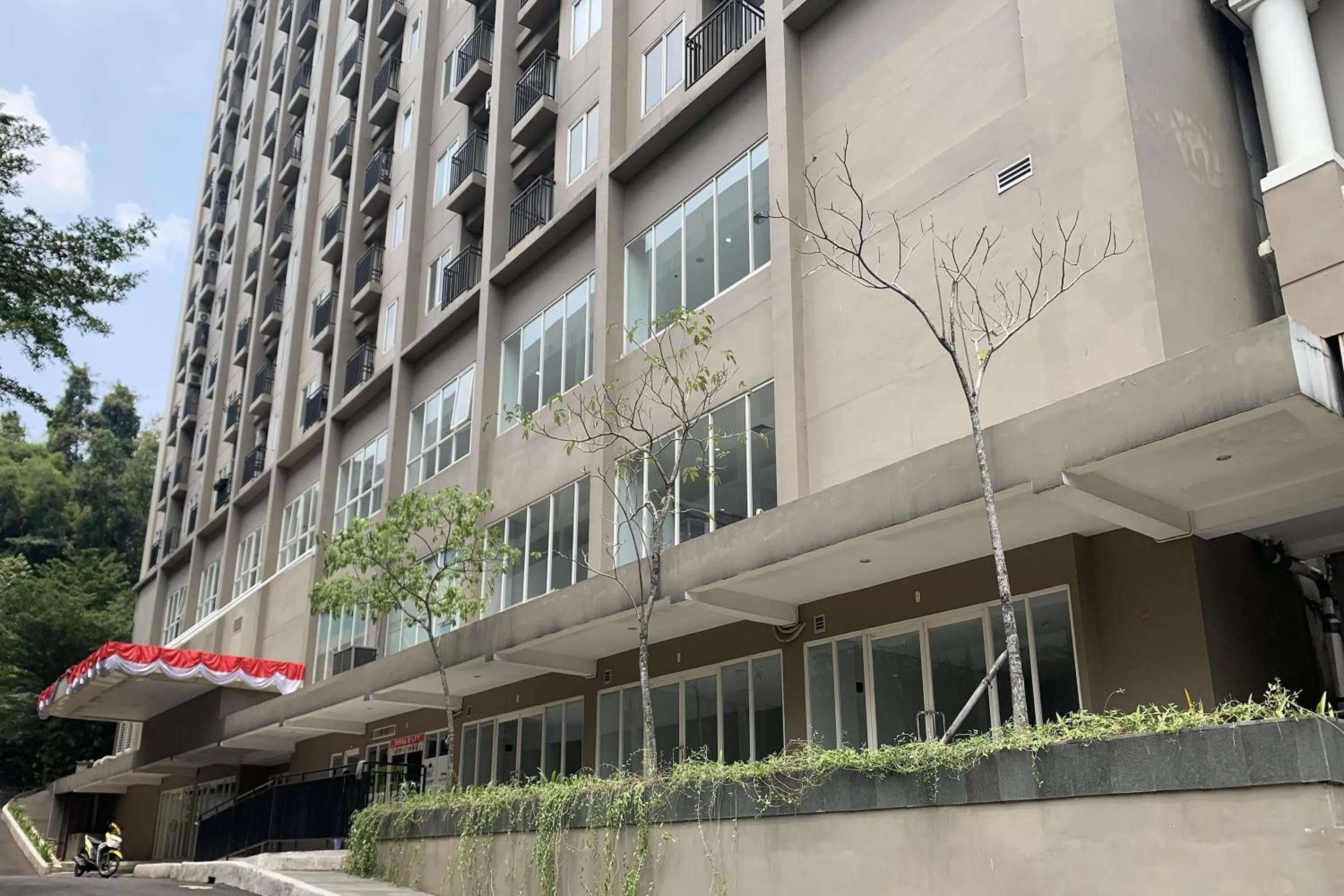 Property building in Velito at Podomoro Golf View Apartment