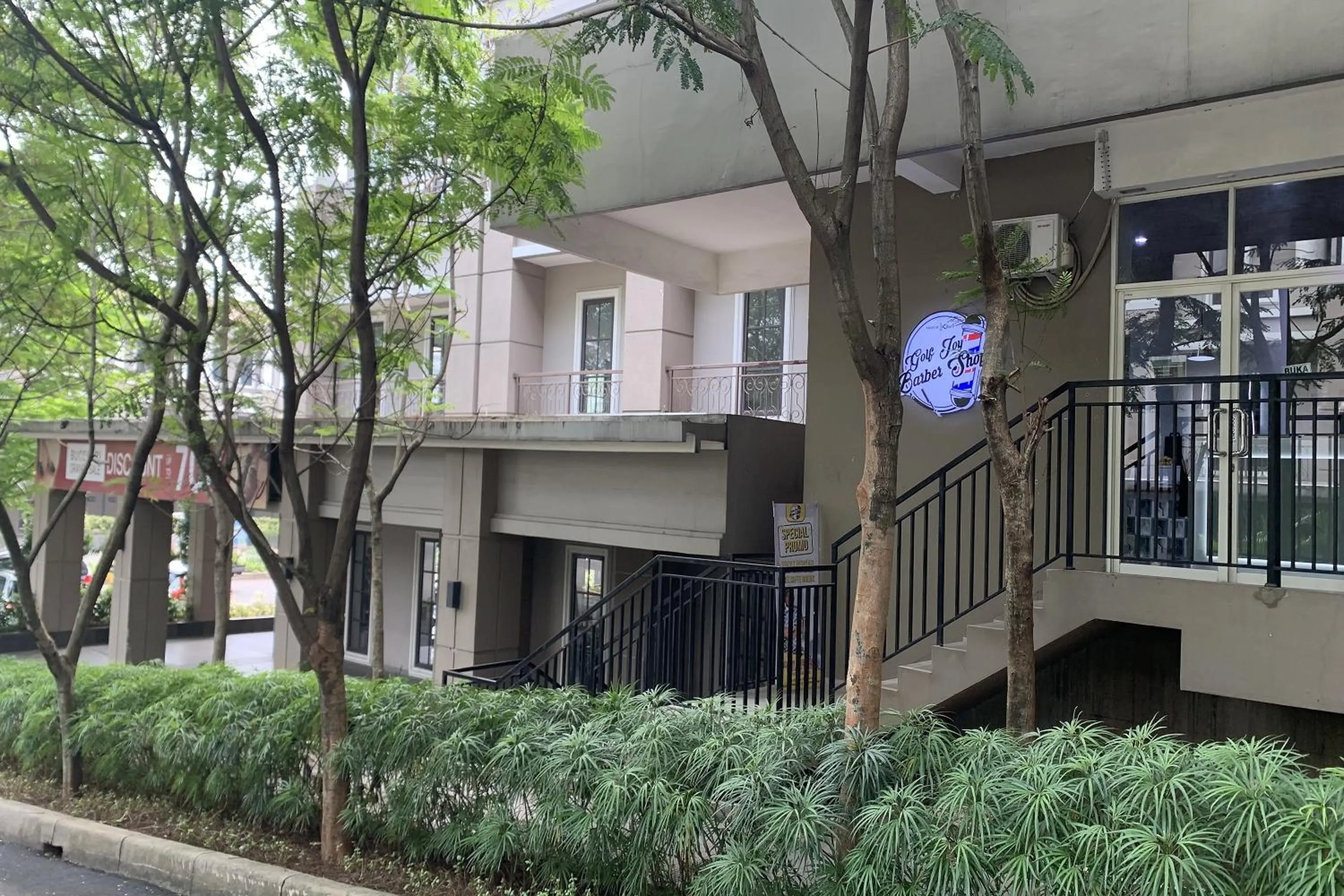 Property building in Velito at Podomoro Golf View Apartment