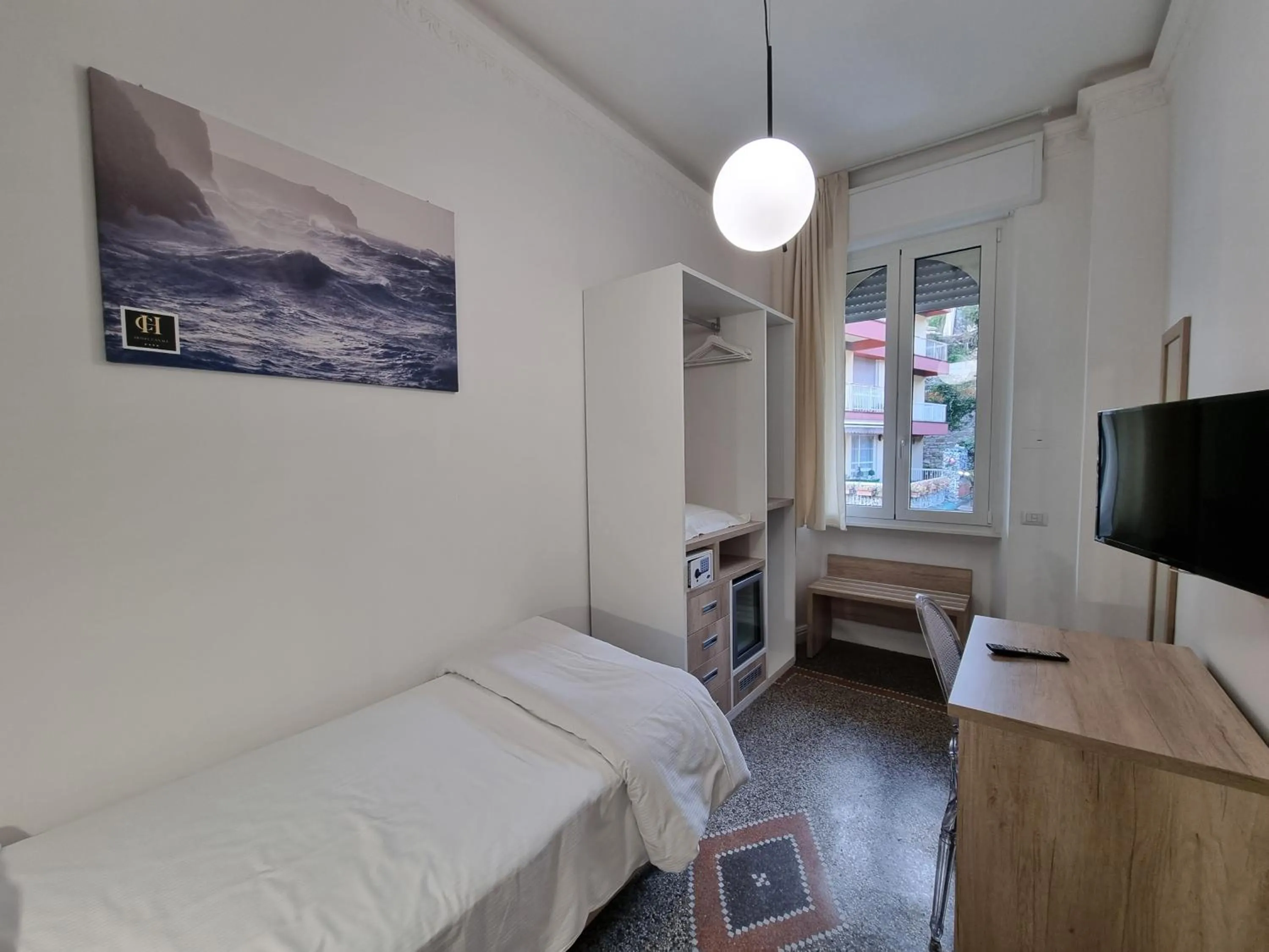 Bedroom, Bed in Hotel Canali - Le Cinque Terre