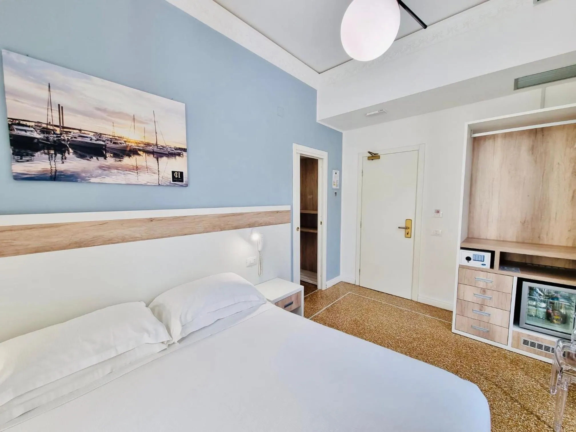 Bed in Hotel Canali - Le Cinque Terre