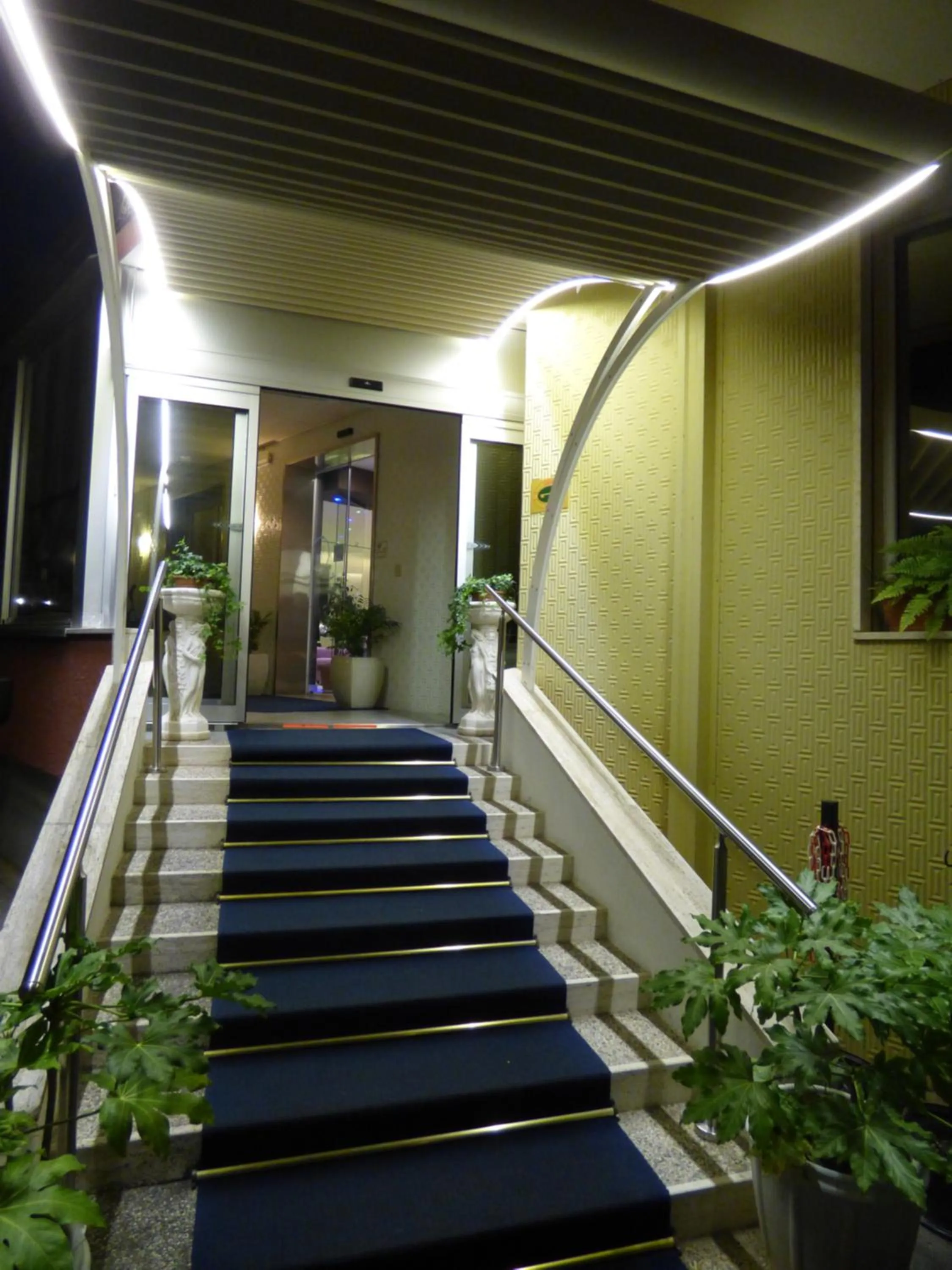 Property building in Mon Repos