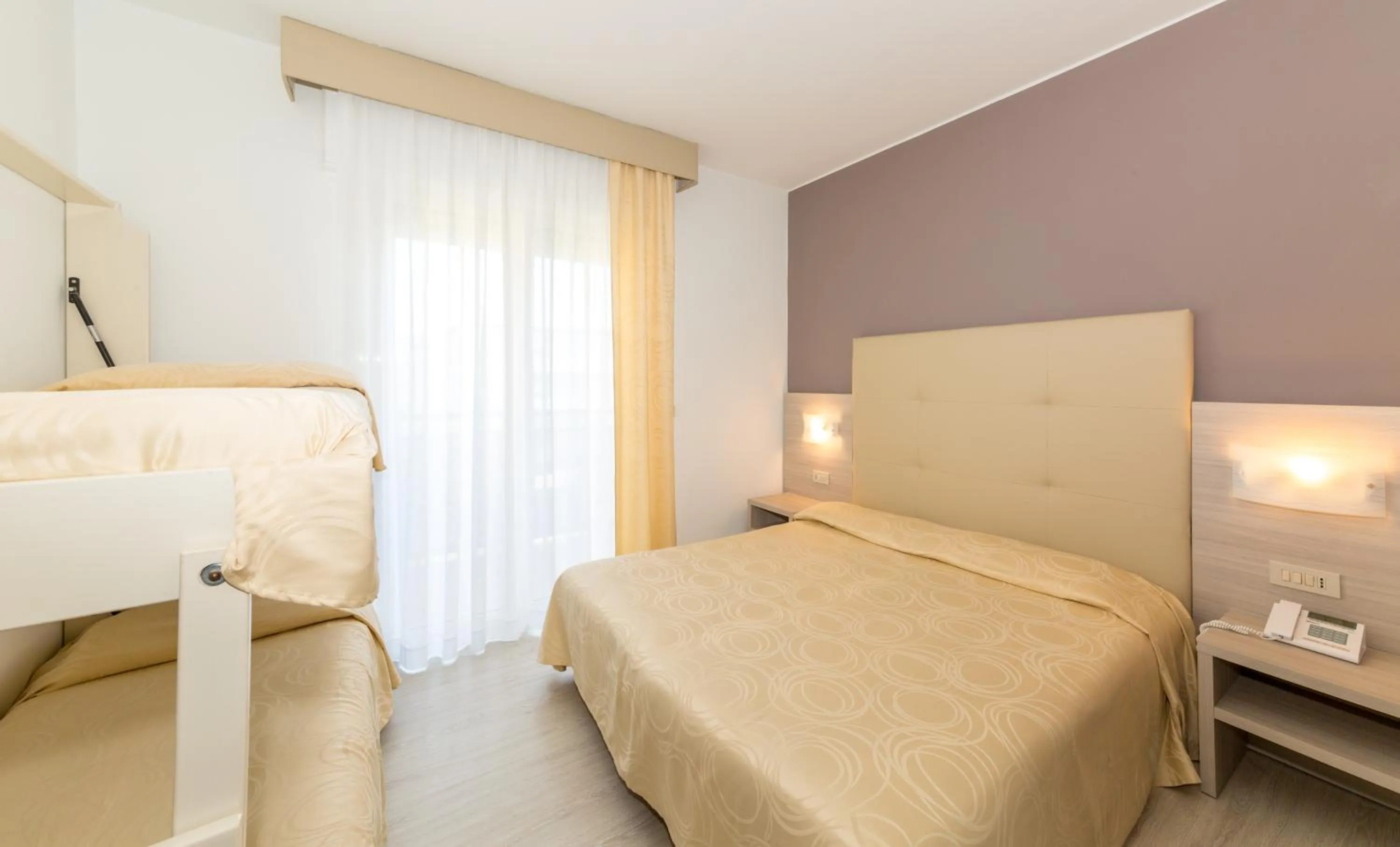 bunk bed, Bed in Hotel Torino