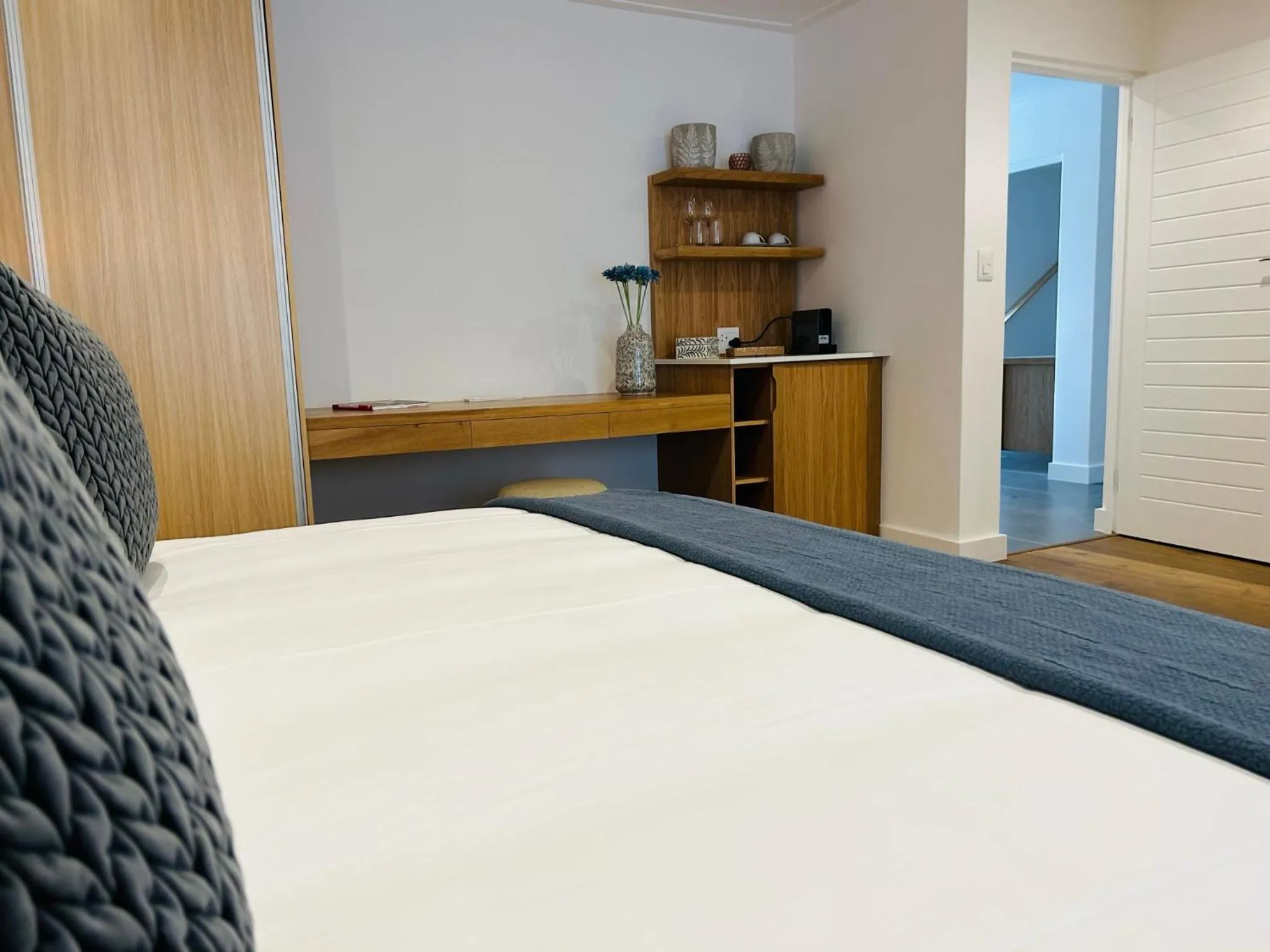 Coffee/tea facilities, Bed in Mirabelle Guesthouse