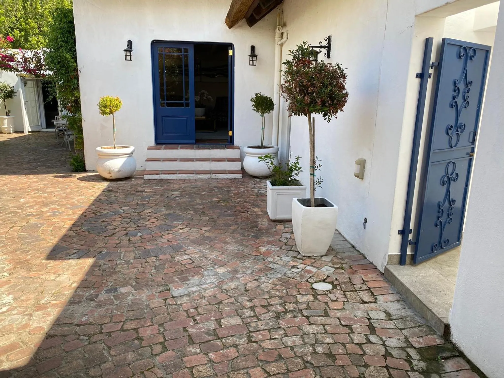 Facade/entrance in Mirabelle Guesthouse