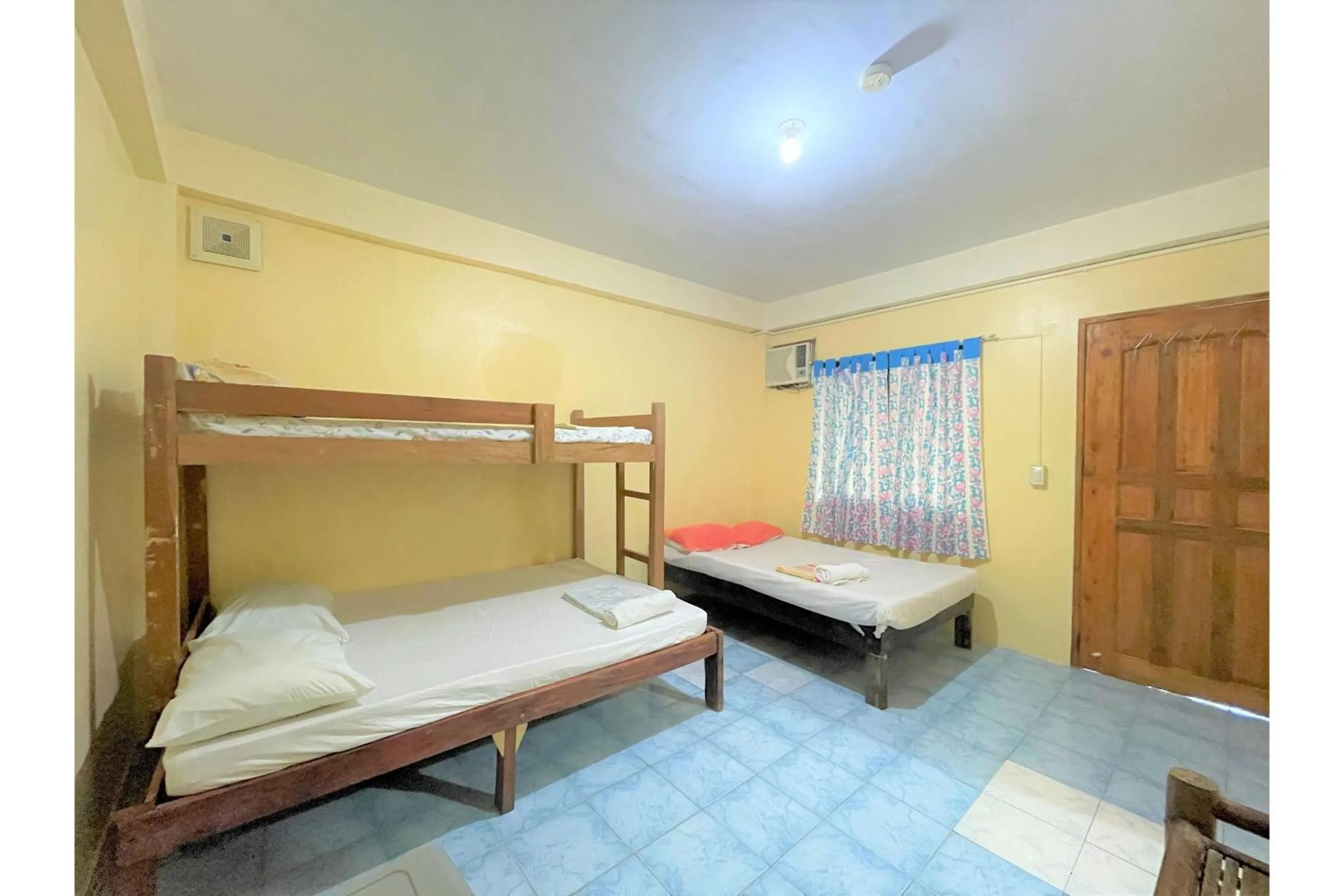 Bedroom, Bed in OYO 876 Escurel Inn Boracay