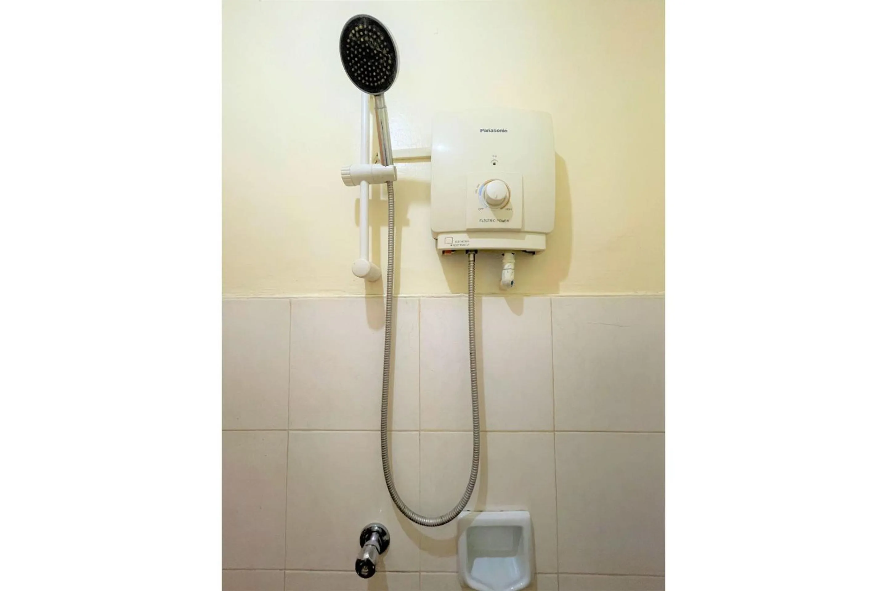 Bathroom in OYO 876 Escurel Inn Boracay