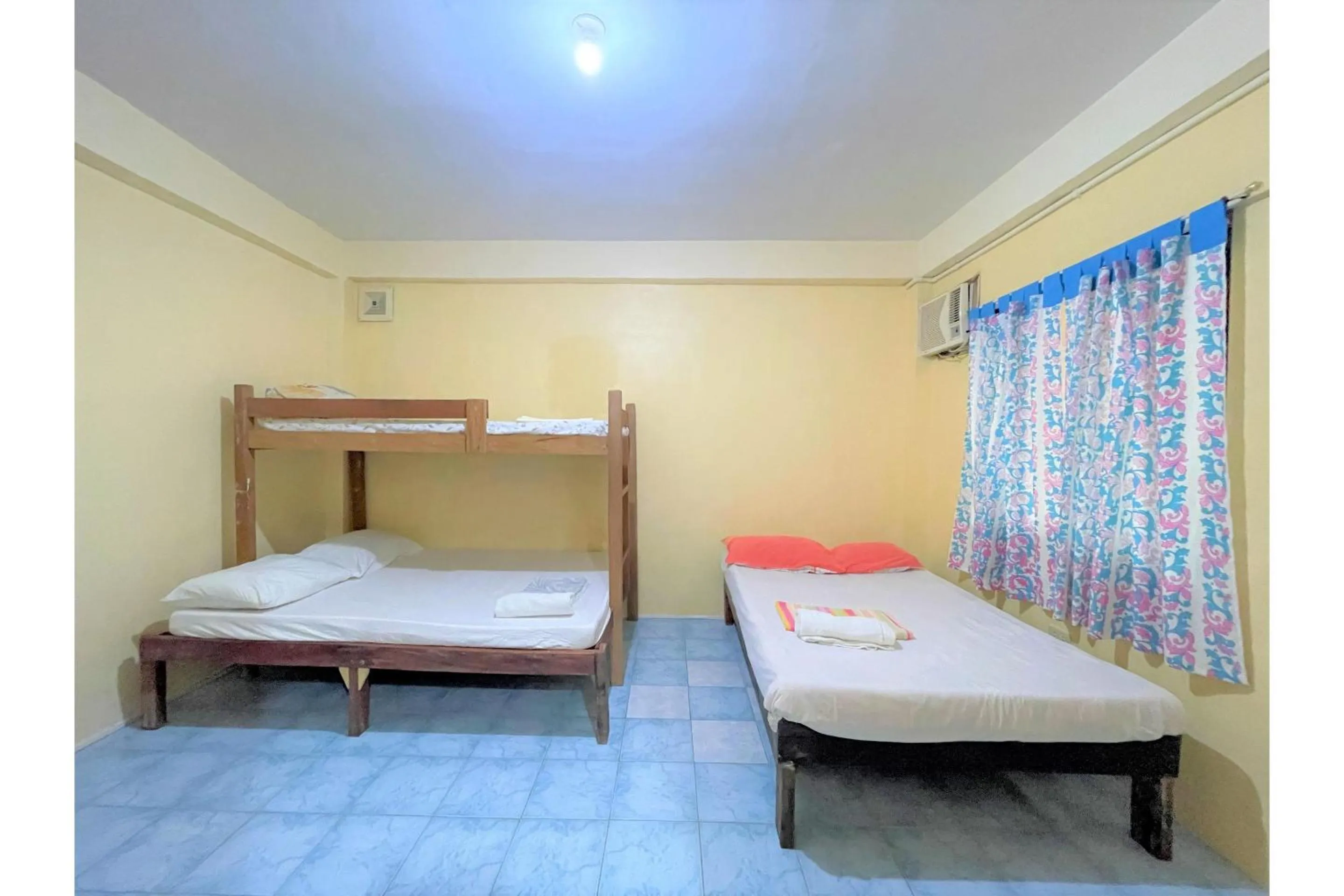 Bedroom, Bed in OYO 876 Escurel Inn Boracay