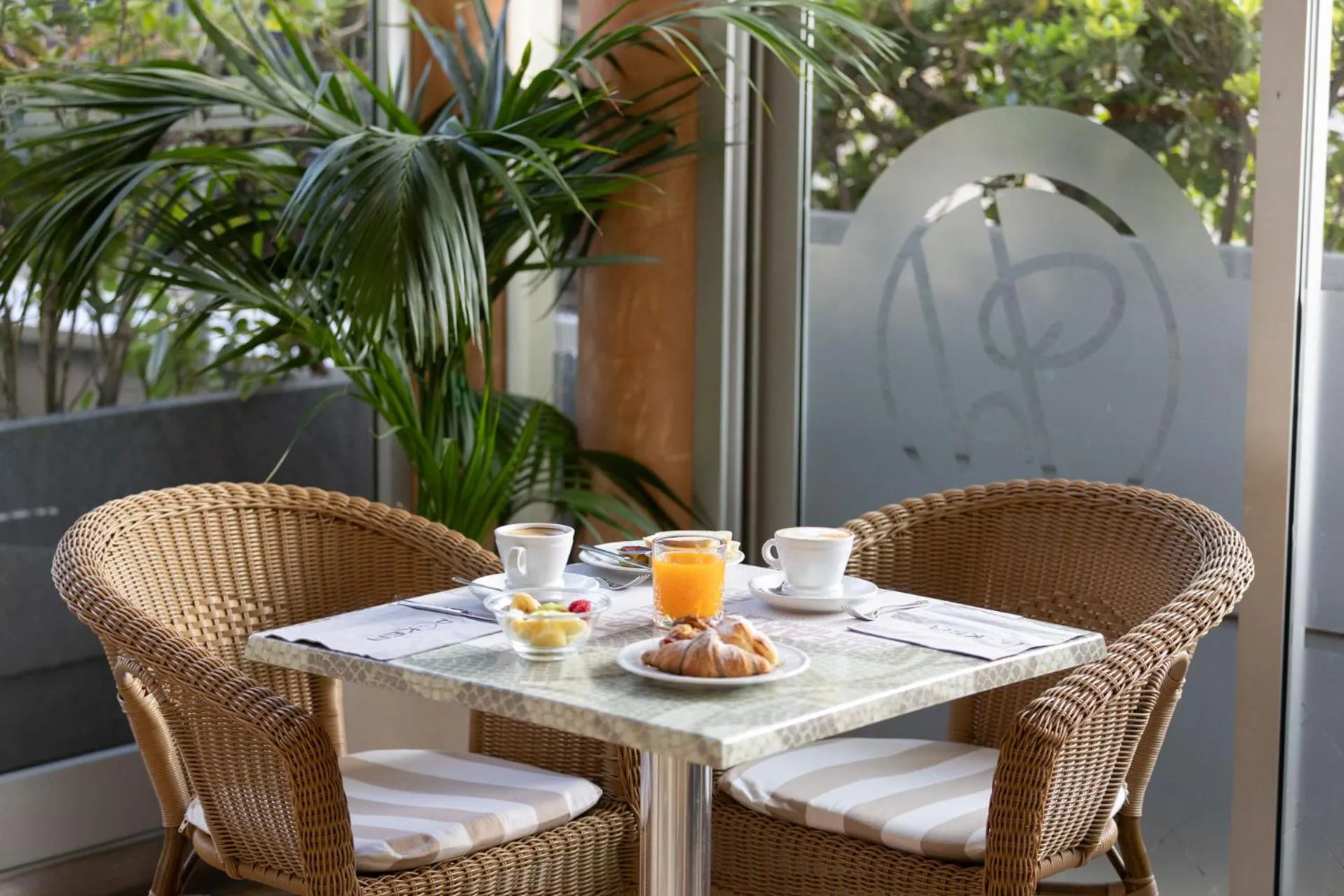 Breakfast in Hotel Poker