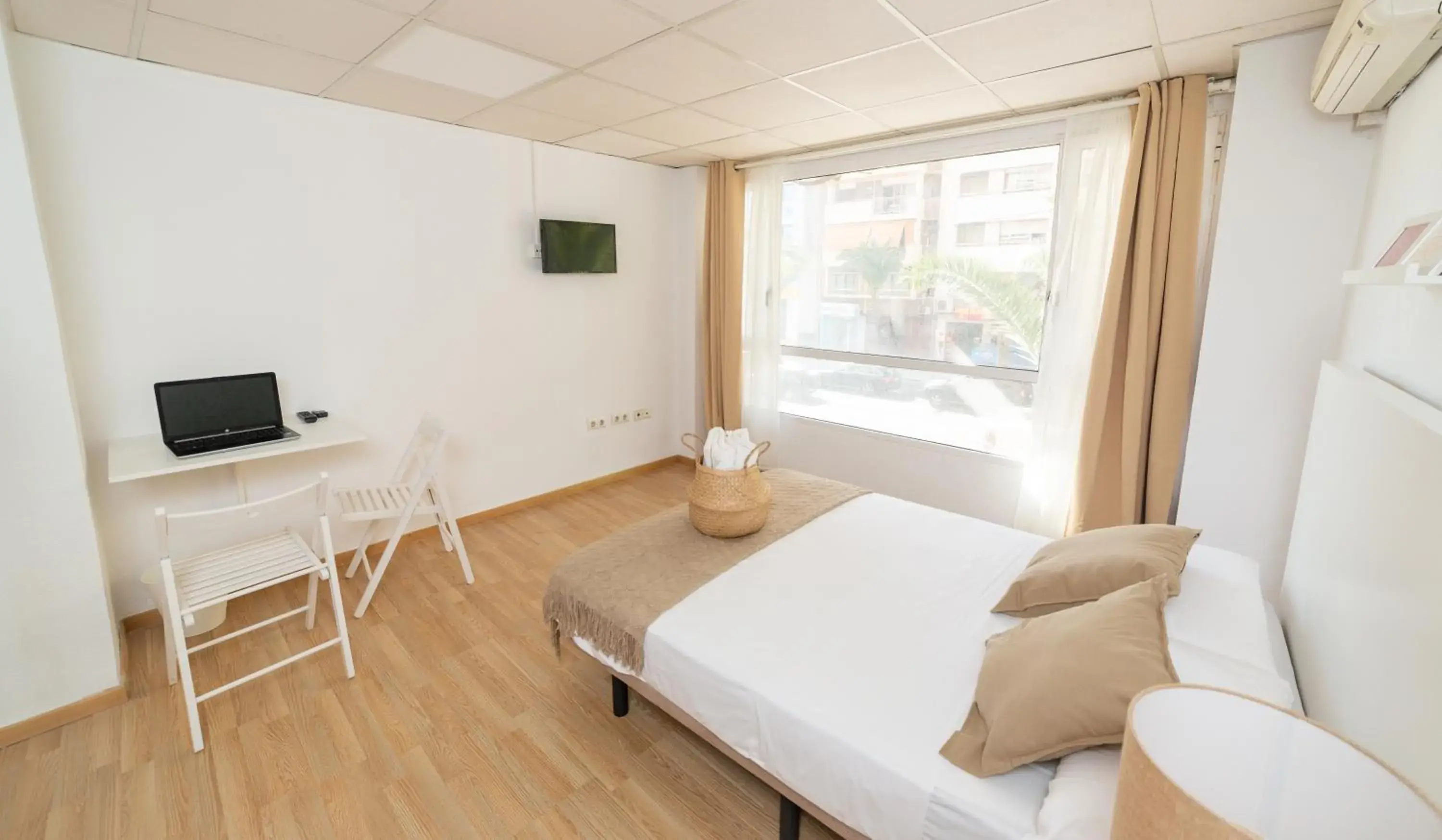 Exterior Double Room with Shared Bathroom in Old Town La Estación Exterior Double Room with Shared Bathroom in Old Town La Estación