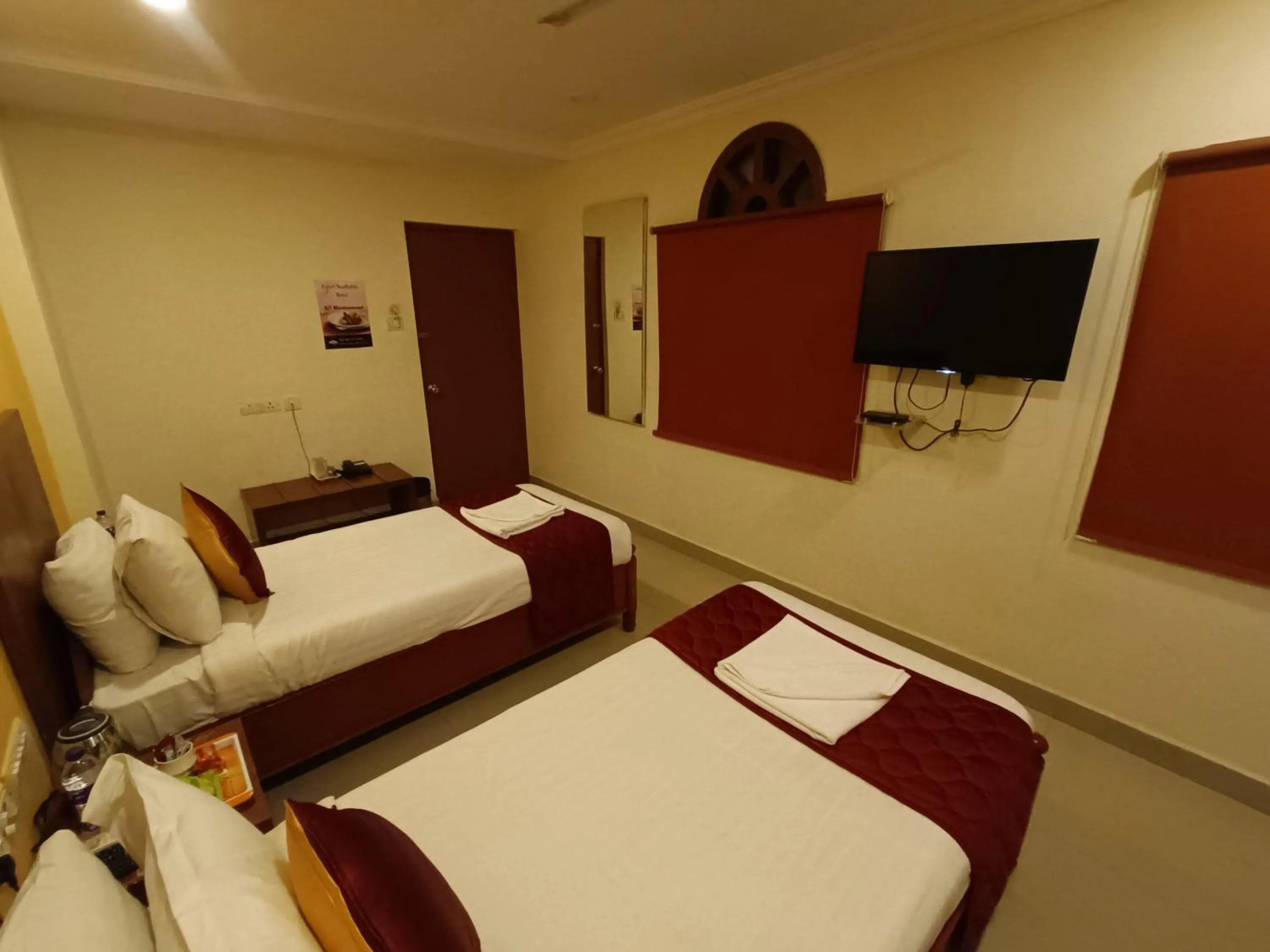 Bed in GT Grande Hotel-Near US Consulate