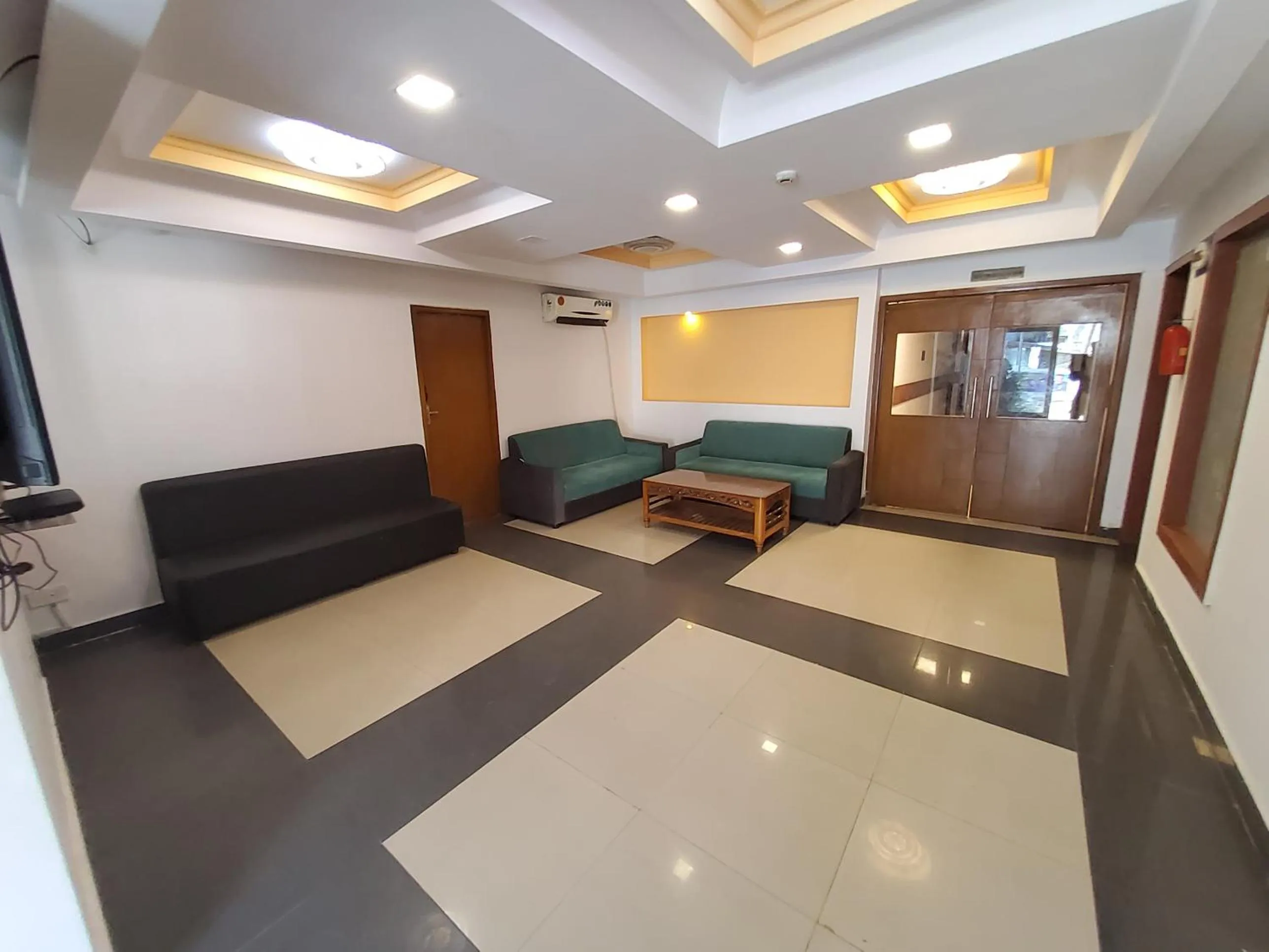 Facade/entrance in GT Grande Hotel-Near US Consulate