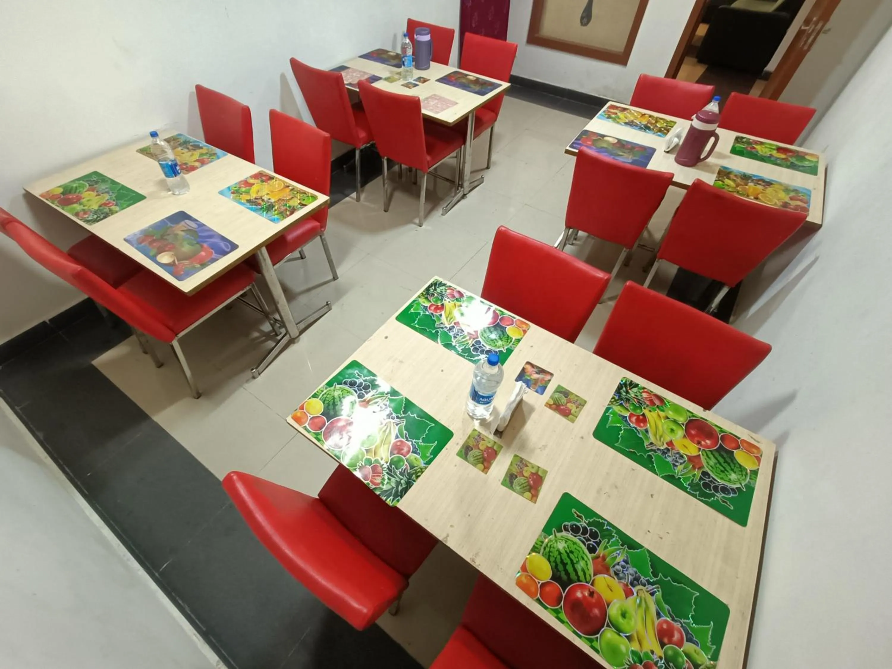 Restaurant/places to eat in GT Grande Hotel-Near US Consulate