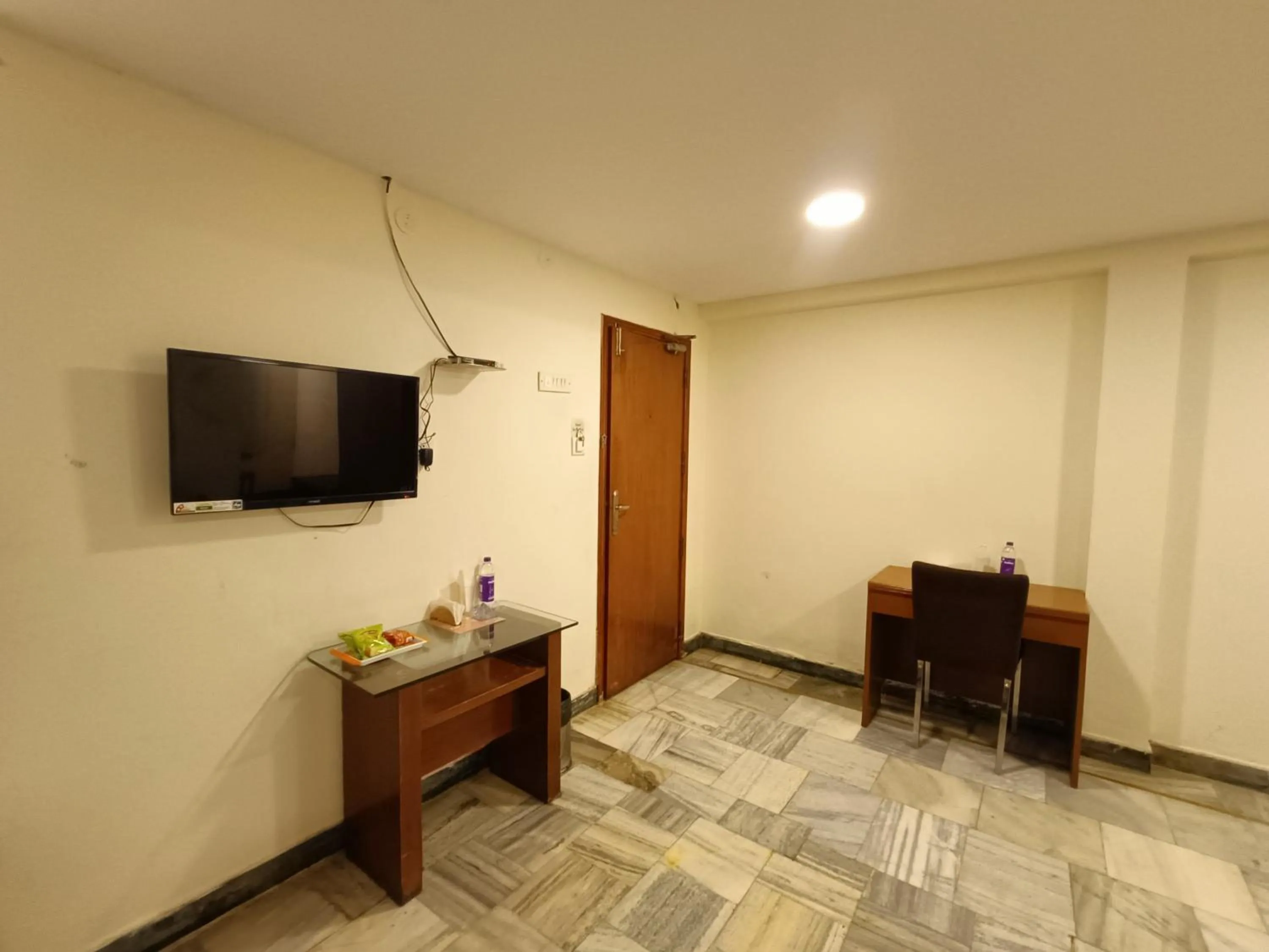 TV and multimedia in GT Grande Hotel-Near US Consulate