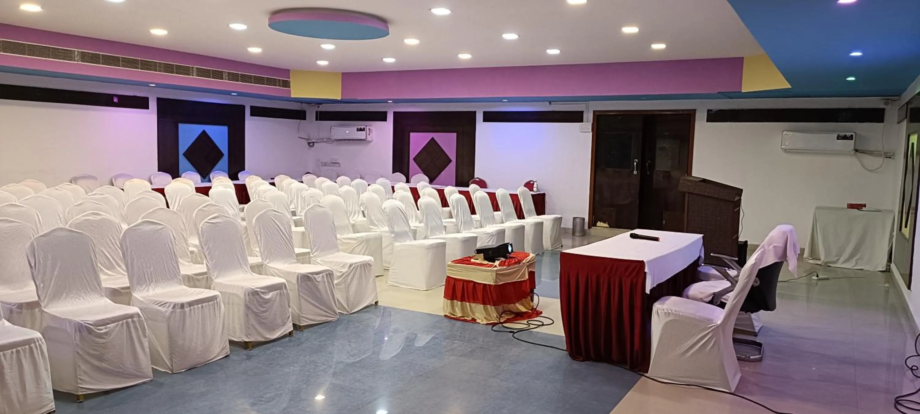 Meeting/conference room in GT Grande Hotel-Near US Consulate