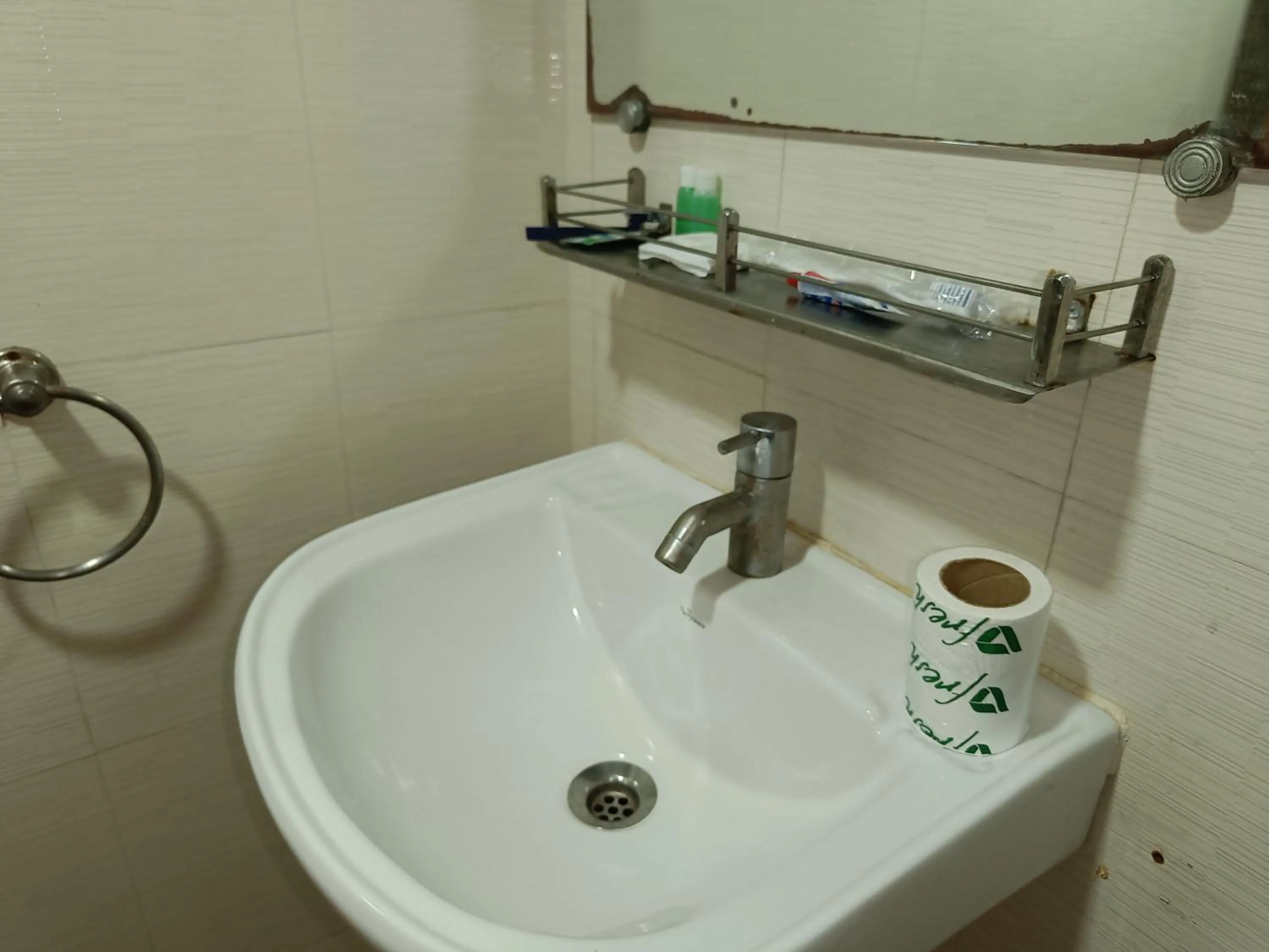 Bathroom in GT Grande Hotel-Near US Consulate