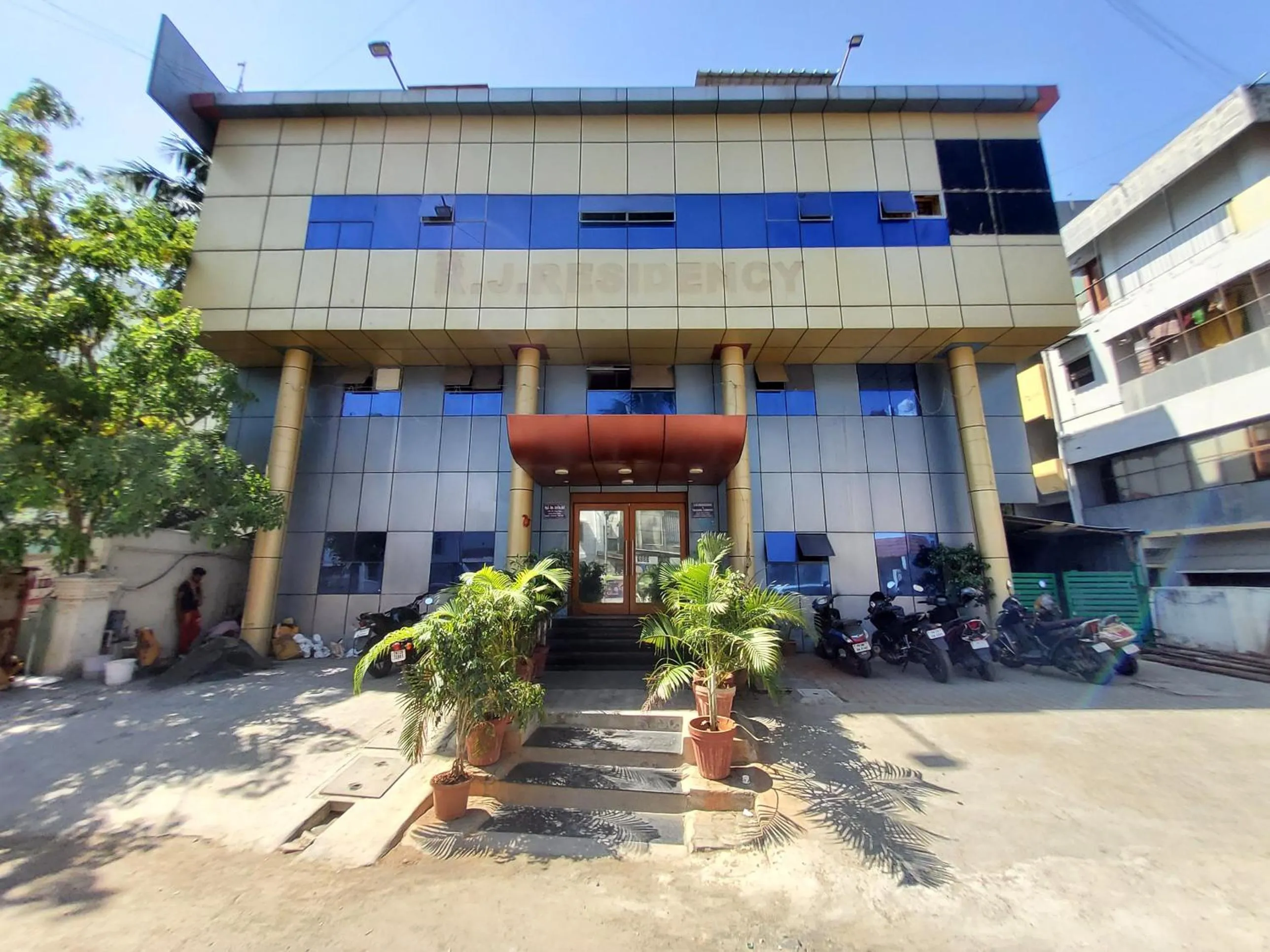 Property building in GT Grande Hotel-Near US Consulate