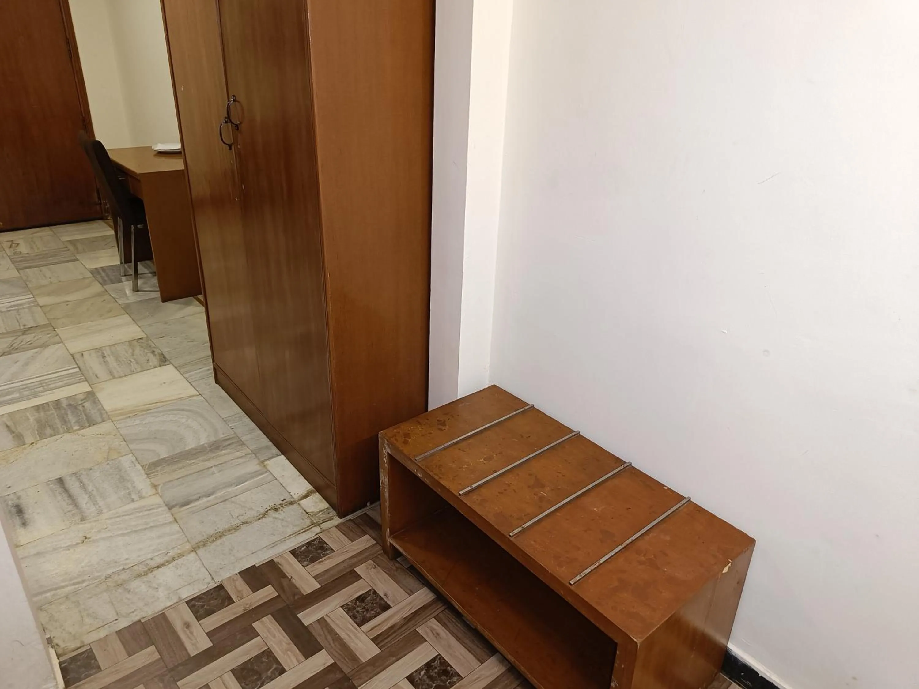 wardrobe in GT Grande Hotel-Near US Consulate