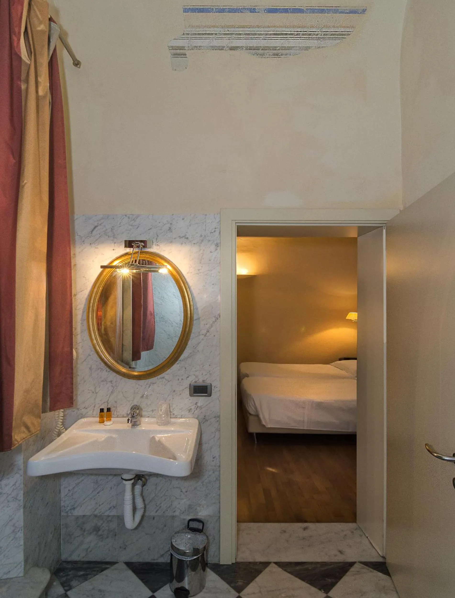 Bed in Hotel Novecento