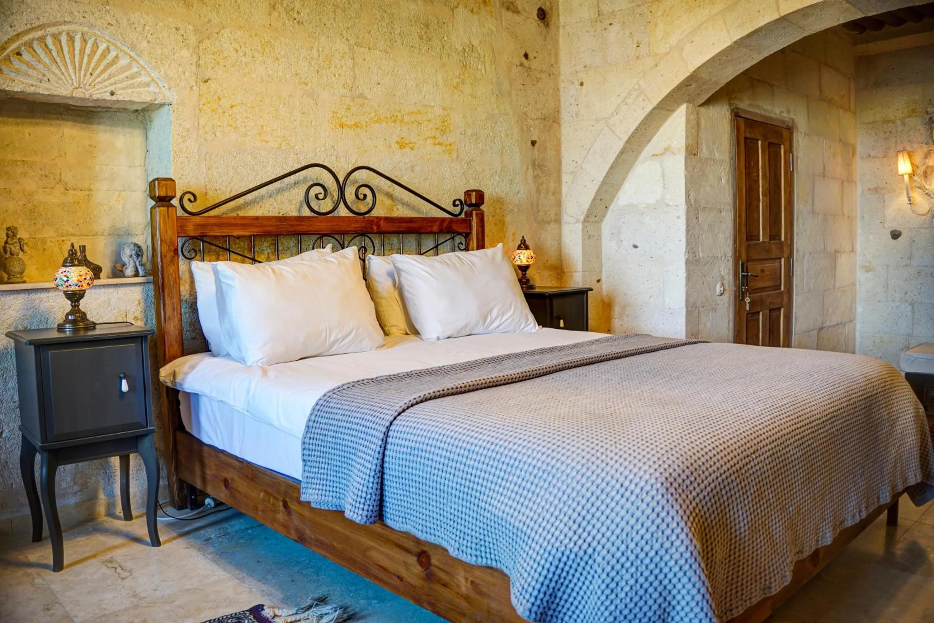 Bed in Karma Cappadocia