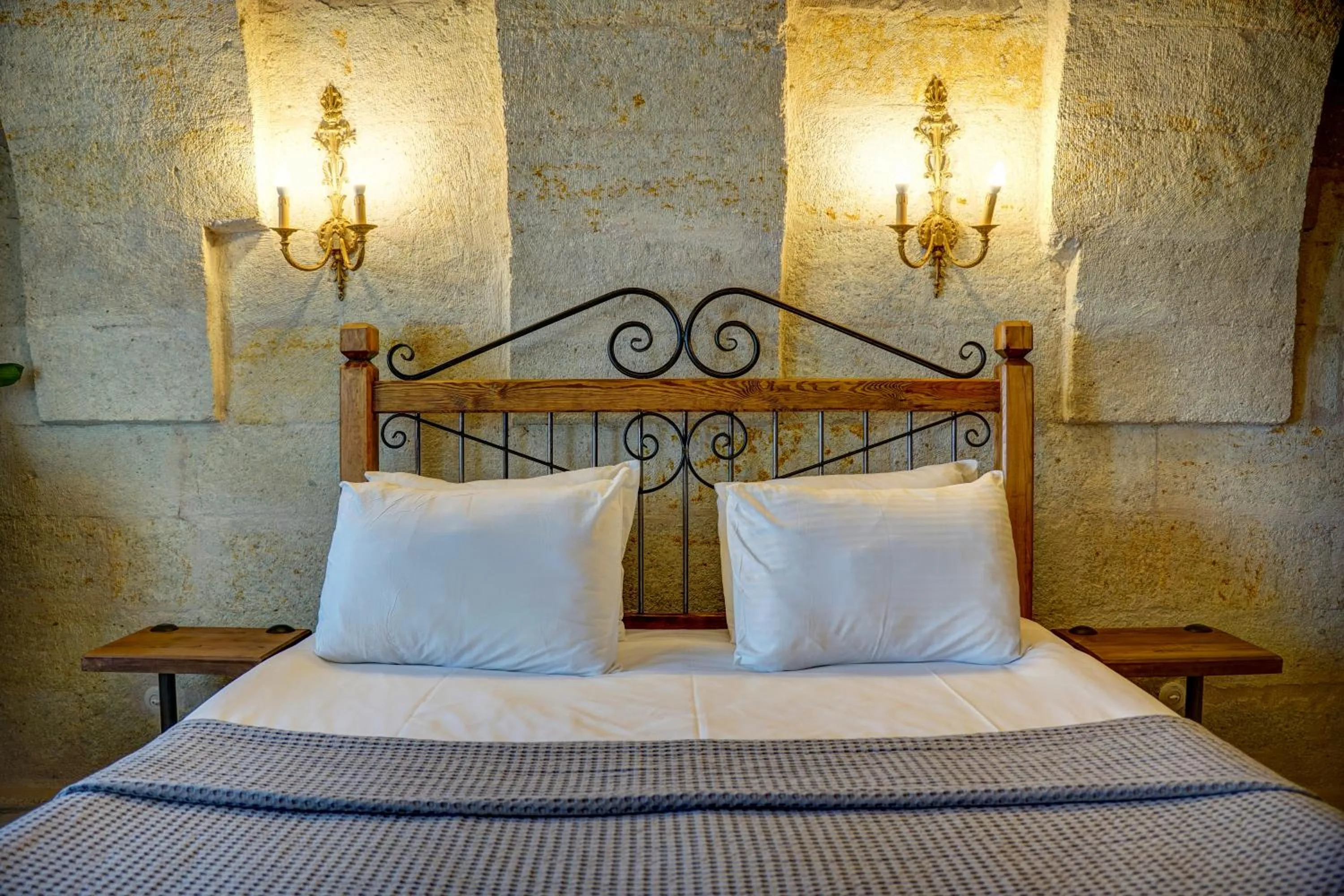 Bed in Karma Cappadocia