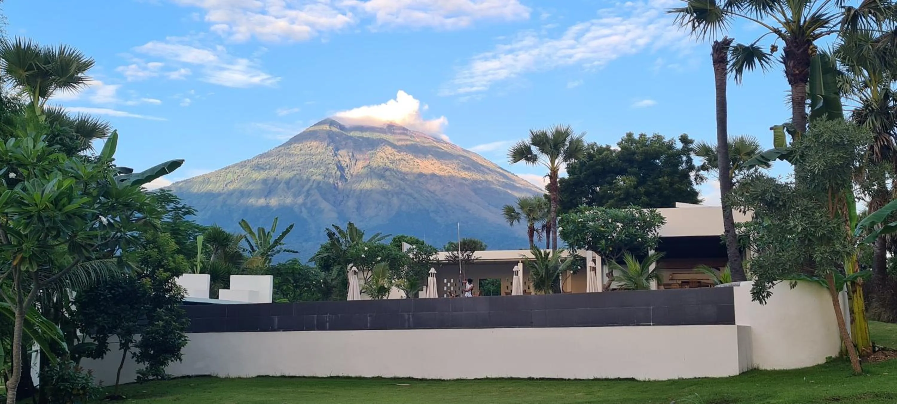 Mountain view in Palm Springs Bali Dive Resort