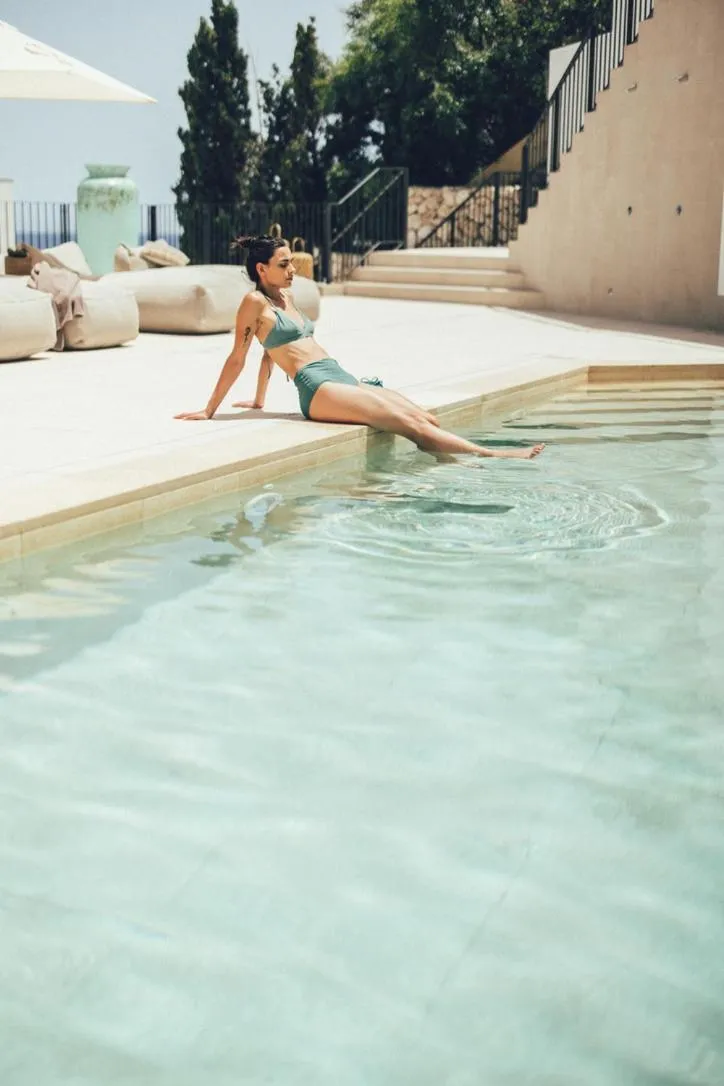 Swimming pool in Cala Lanuza Suites