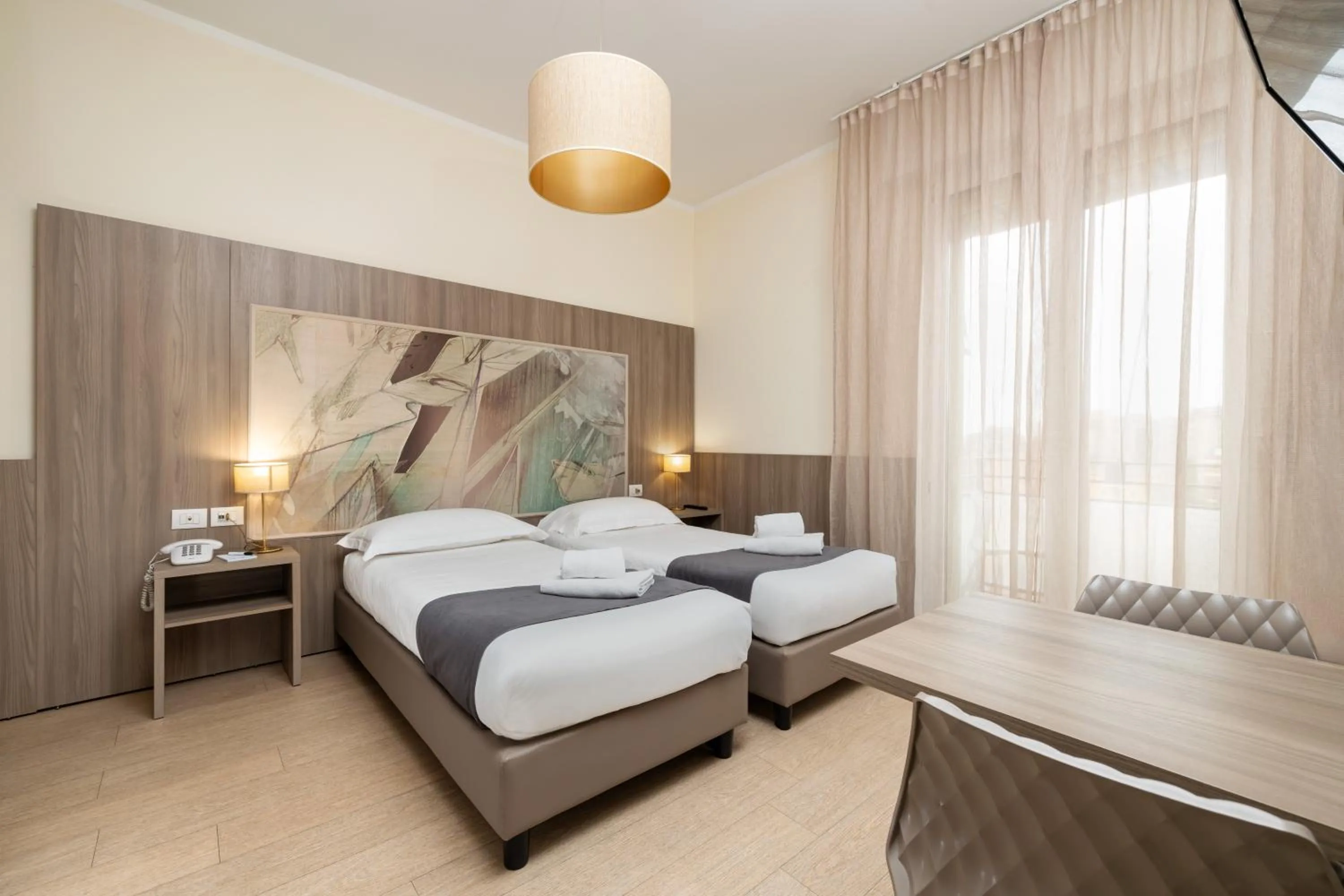 Bed in Hotel Maggiore