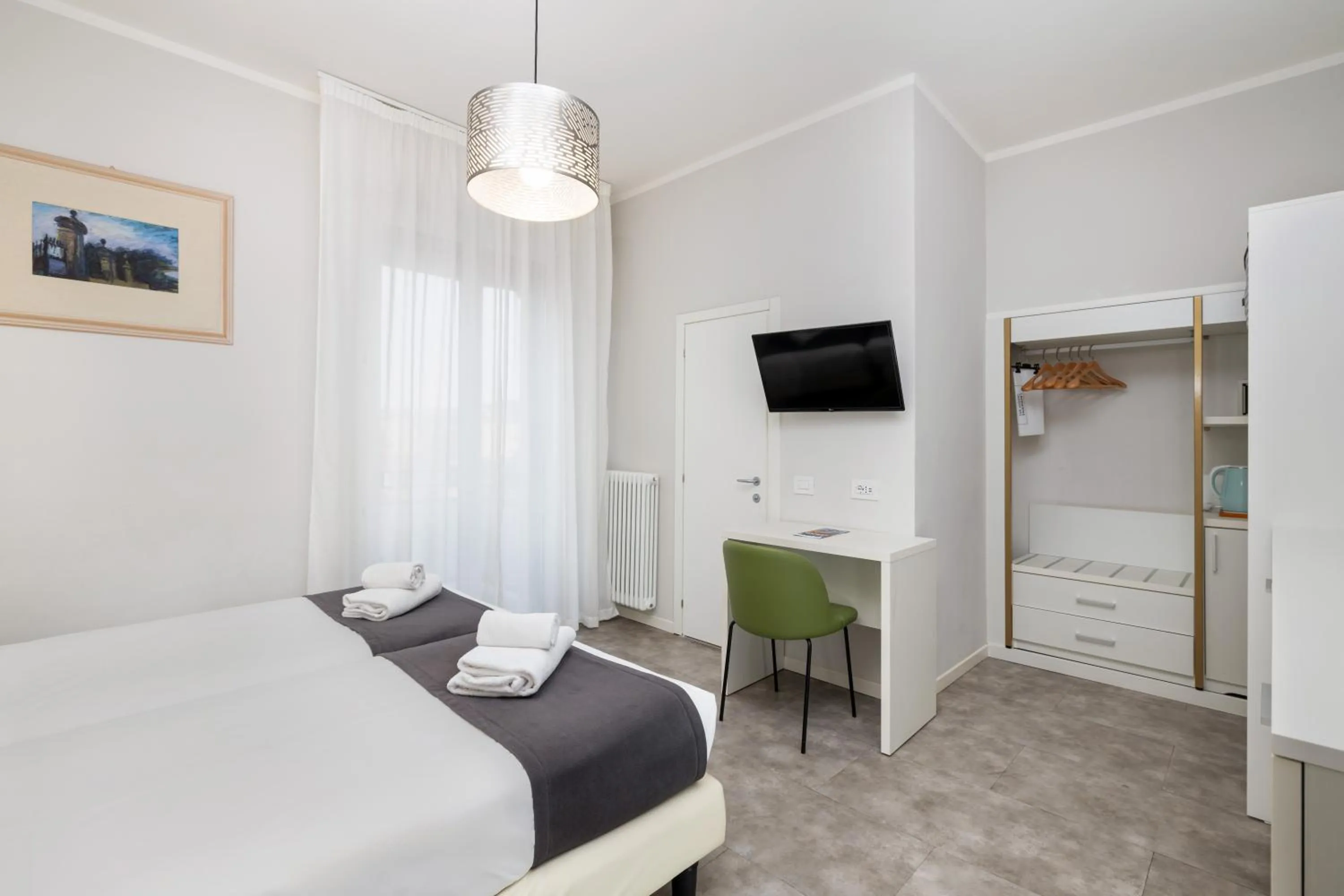 Bed in Hotel Maggiore