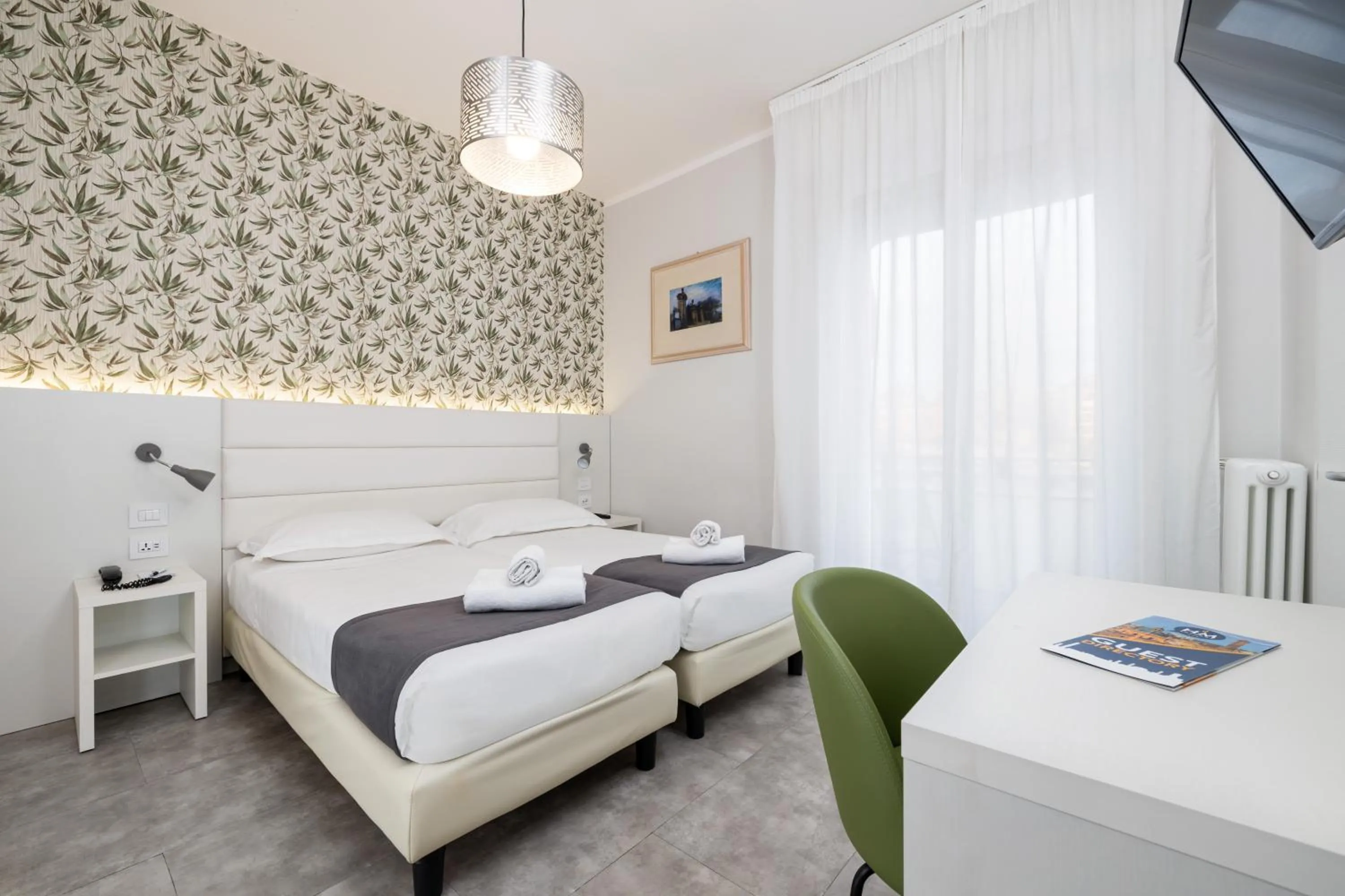 Bed in Hotel Maggiore