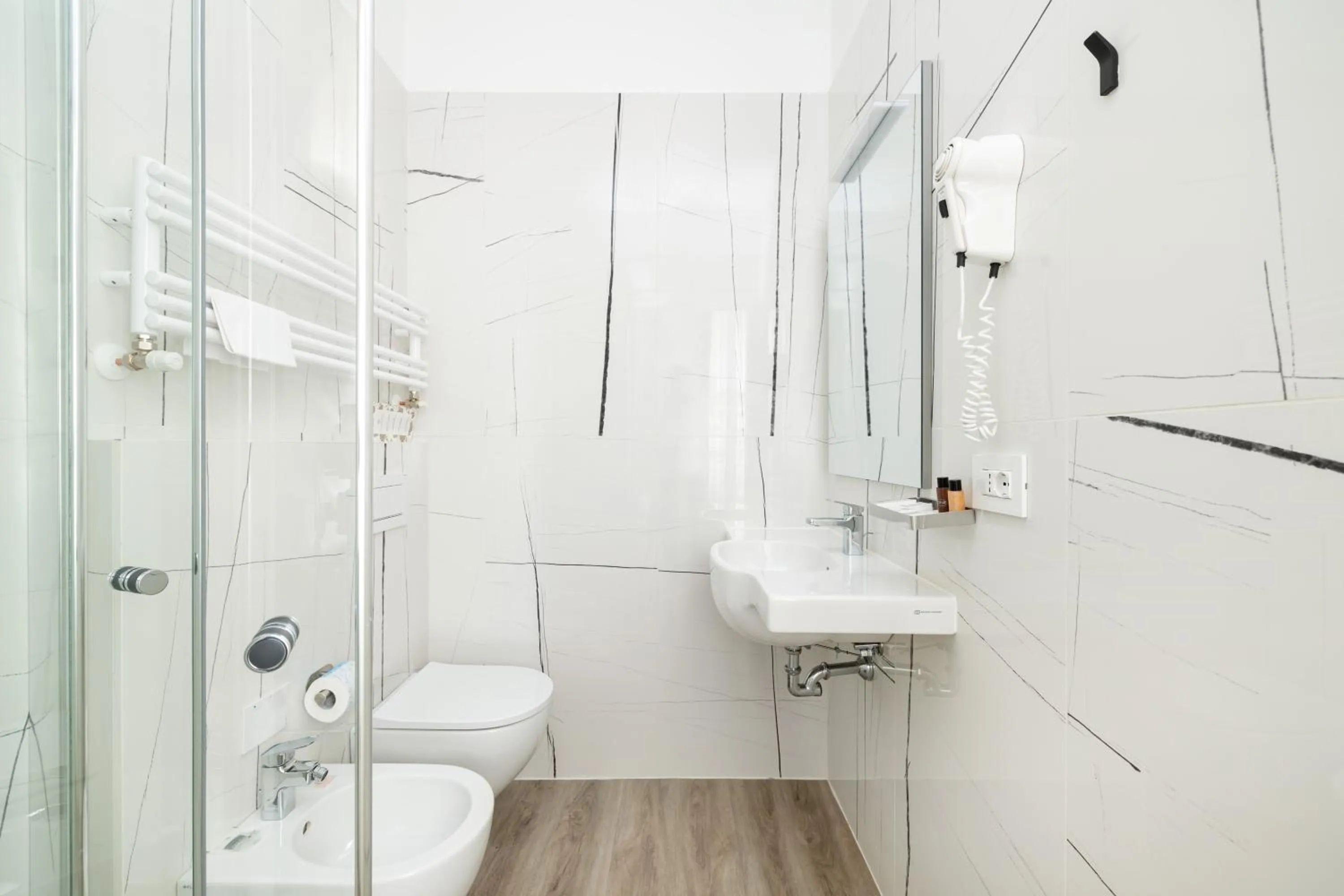 Bathroom in Hotel Maggiore