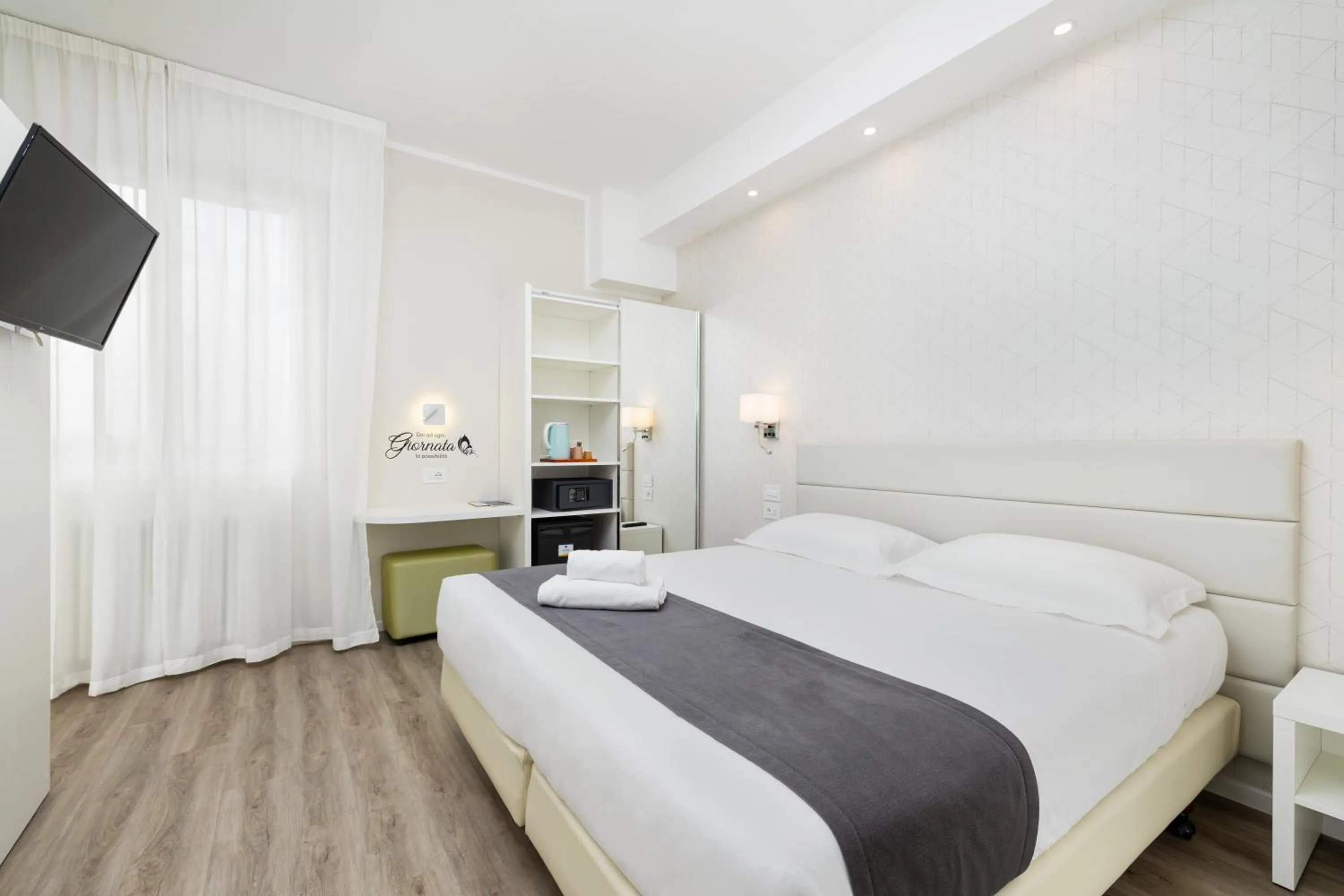 Bedroom, Bed in Hotel Maggiore