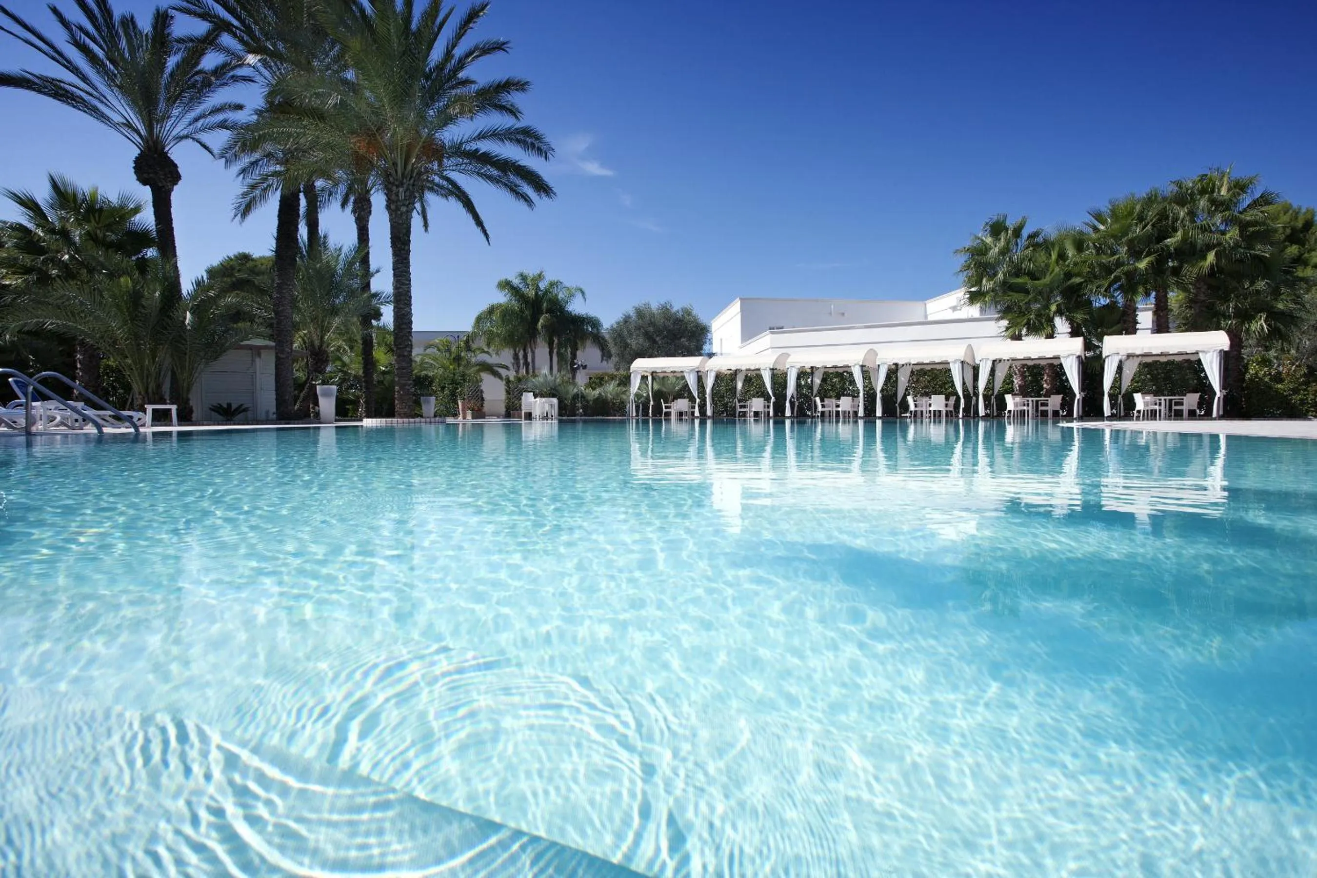 Swimming pool in Giardino Dei Pini - Boutique Hotel